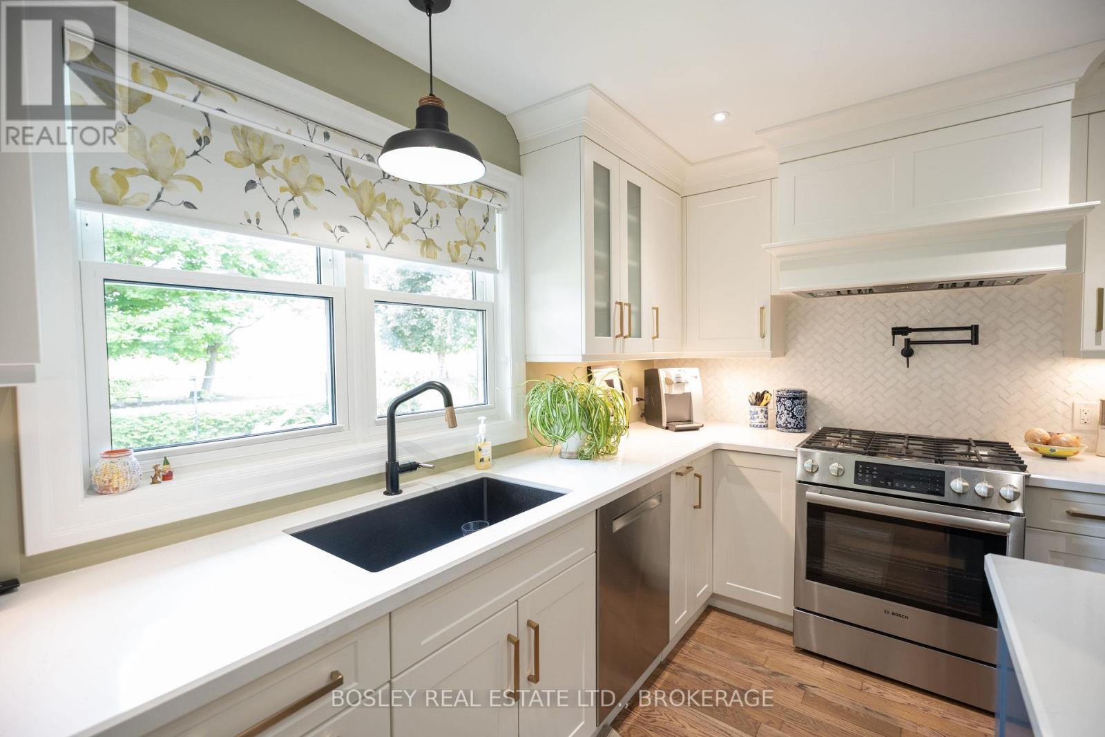 14796 Niagara River Parkway, Niagara-On-The-Lake, Ontario  L0S 1J0 - Photo 9 - X12366602