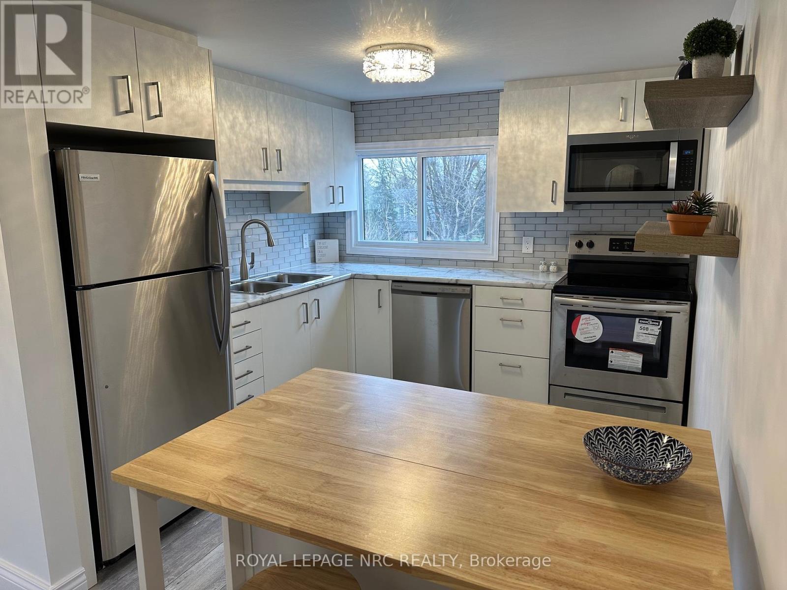 45 Catherine Street, Fort Erie, Ontario  L2A 2G8 - Photo 14 - X12369324