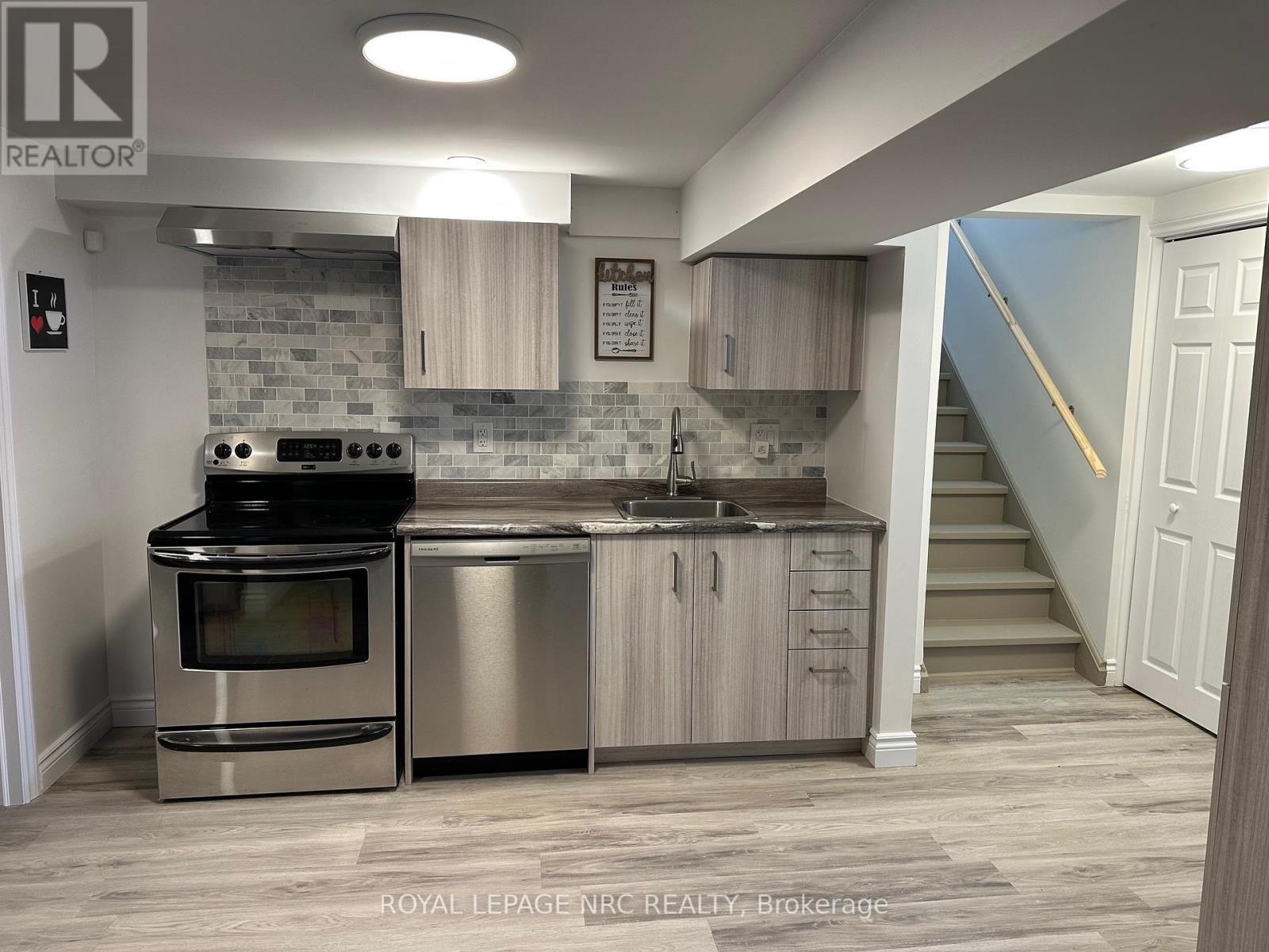 45 Catherine Street, Fort Erie, Ontario  L2A 2G8 - Photo 16 - X12369324