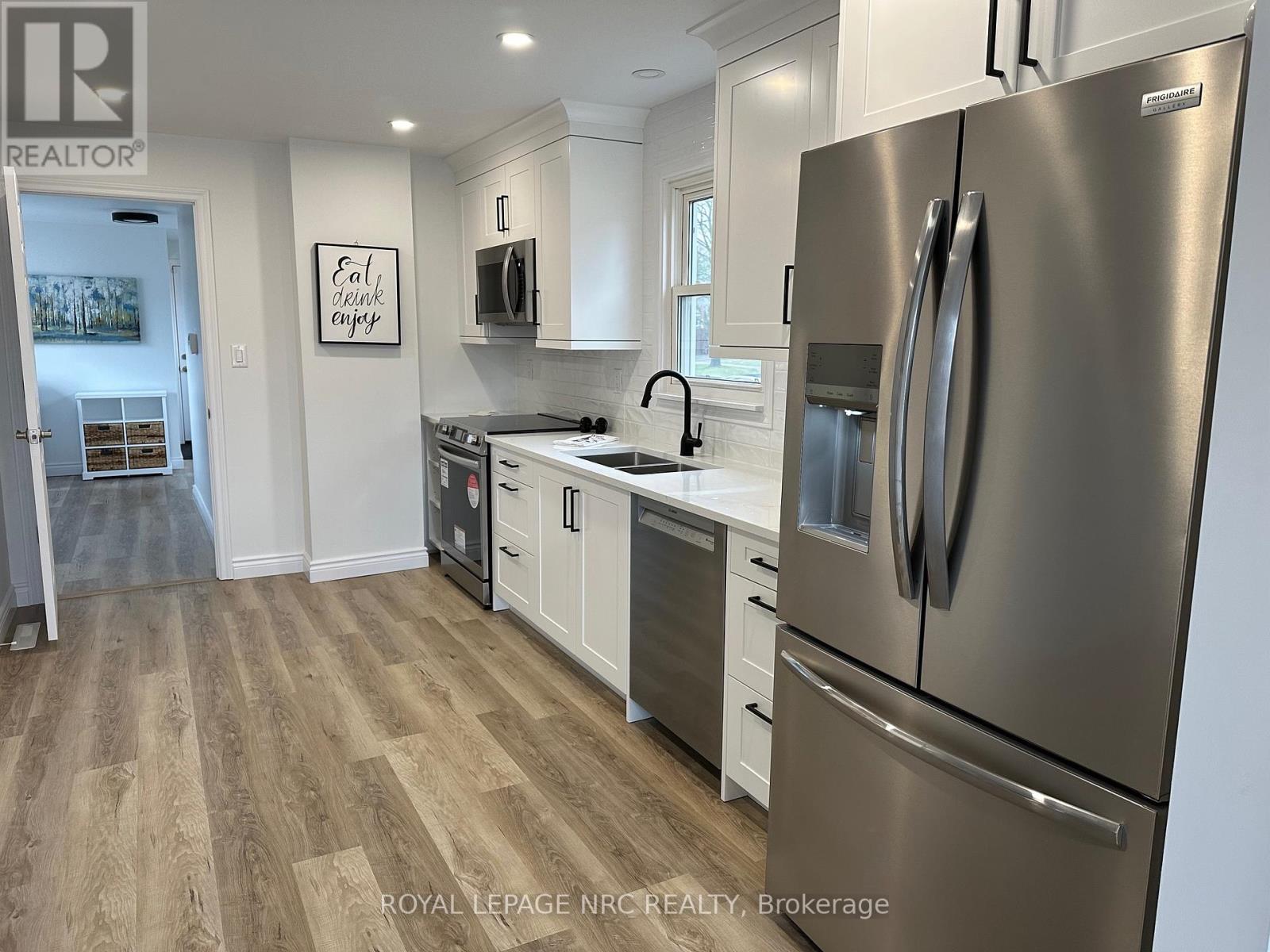 45 Catherine Street, Fort Erie, Ontario  L2A 2G8 - Photo 7 - X12369324