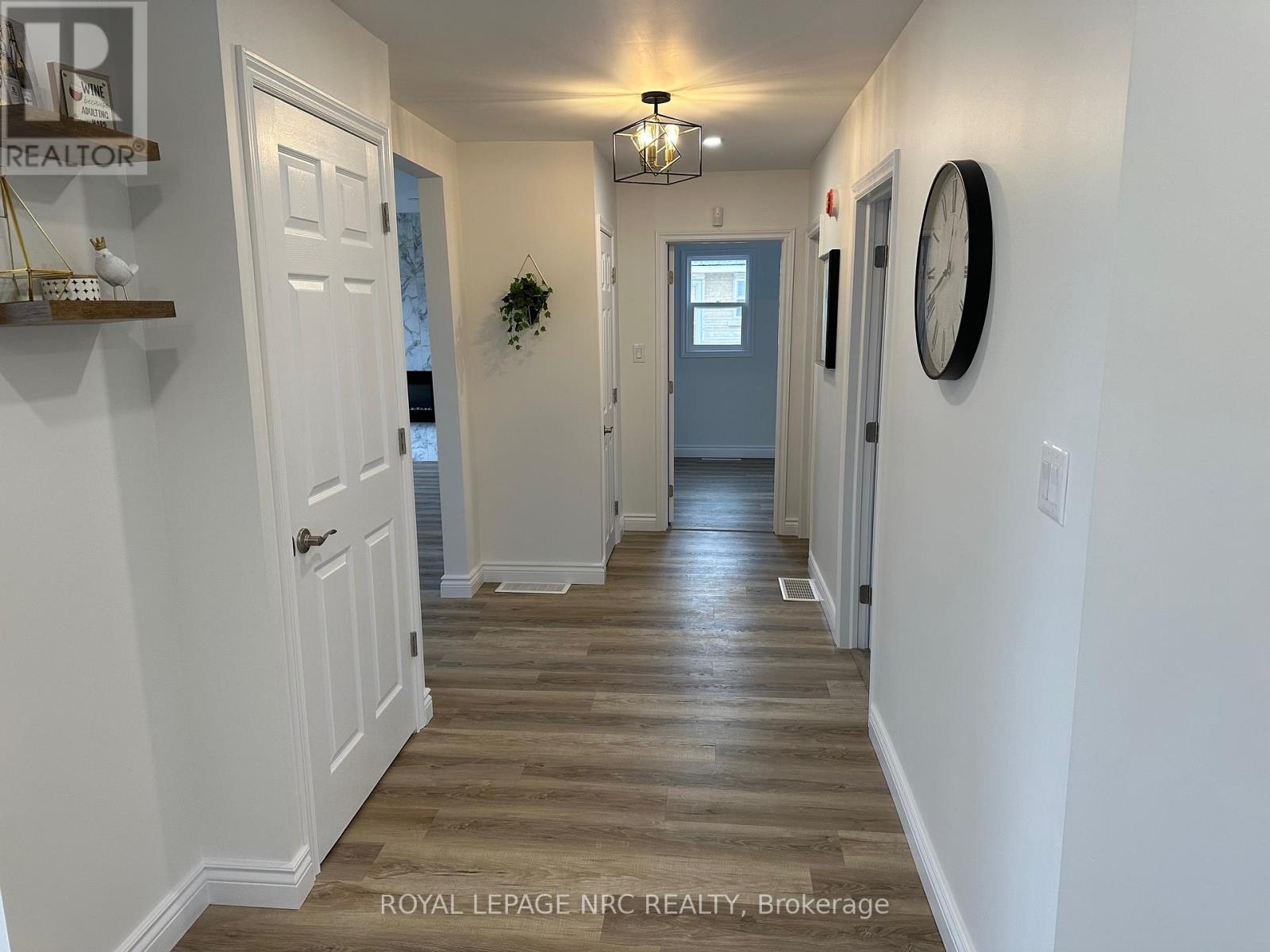 45 Catherine Street, Fort Erie, Ontario  L2A 2G8 - Photo 9 - X12369324