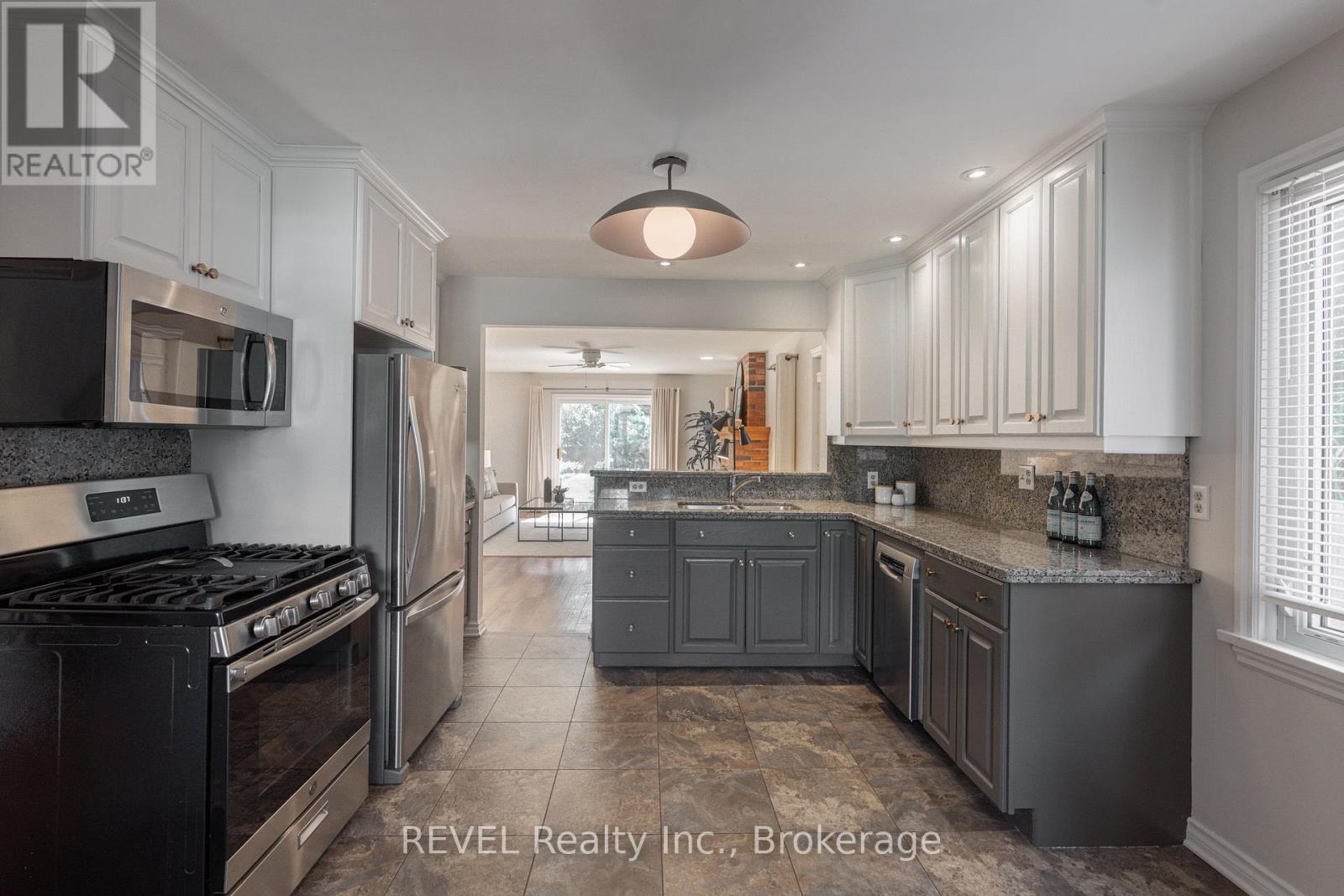 522 Mississagua Street, Niagara-On-The-Lake, Ontario  L0S 1J0 - Photo 10 - X12369484