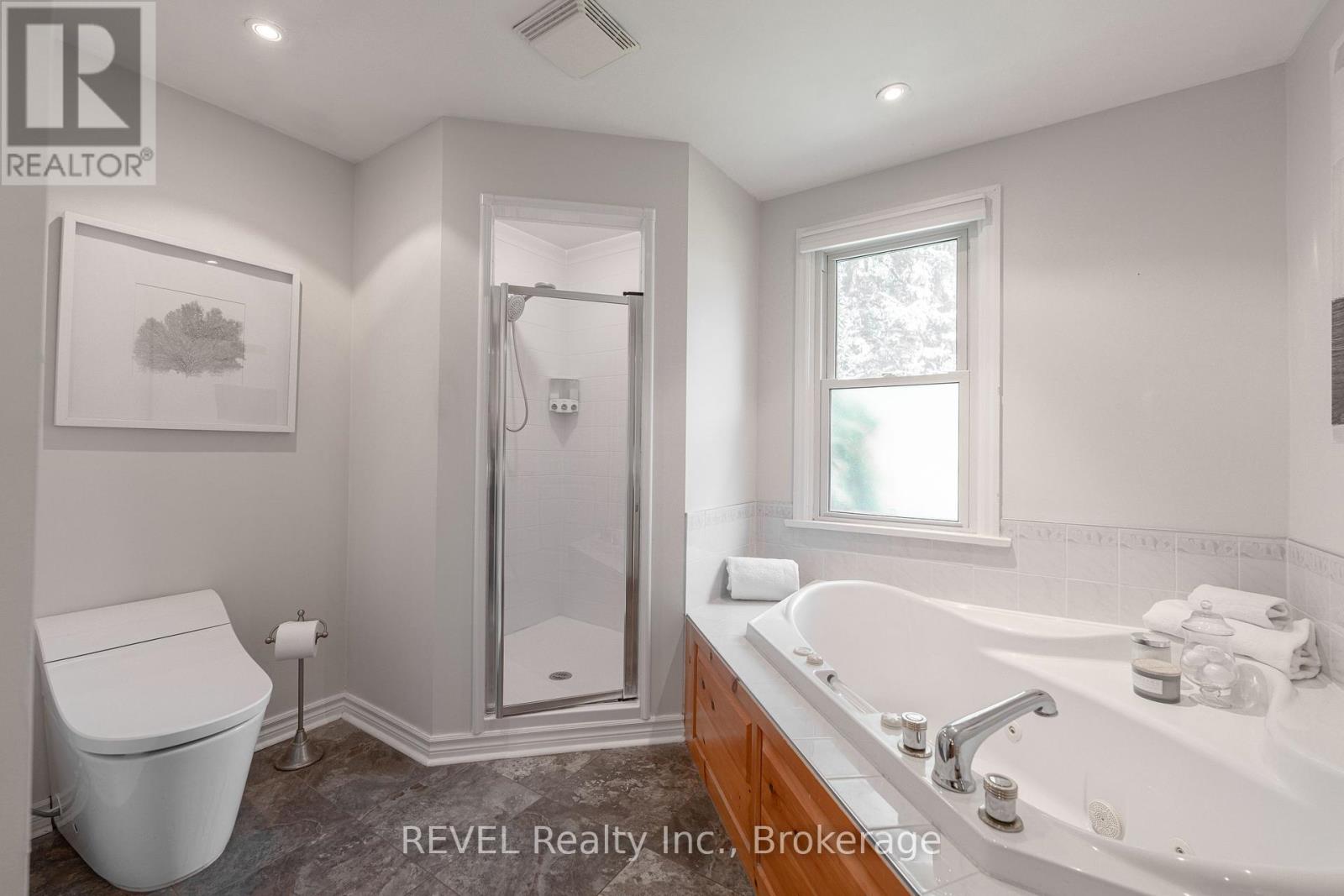 522 Mississagua Street, Niagara-On-The-Lake, Ontario  L0S 1J0 - Photo 24 - X12369484