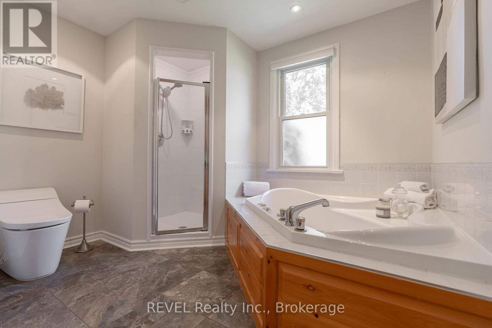 522 Mississagua Street, Niagara-On-The-Lake, Ontario  L0S 1J0 - Photo 25 - X12369484