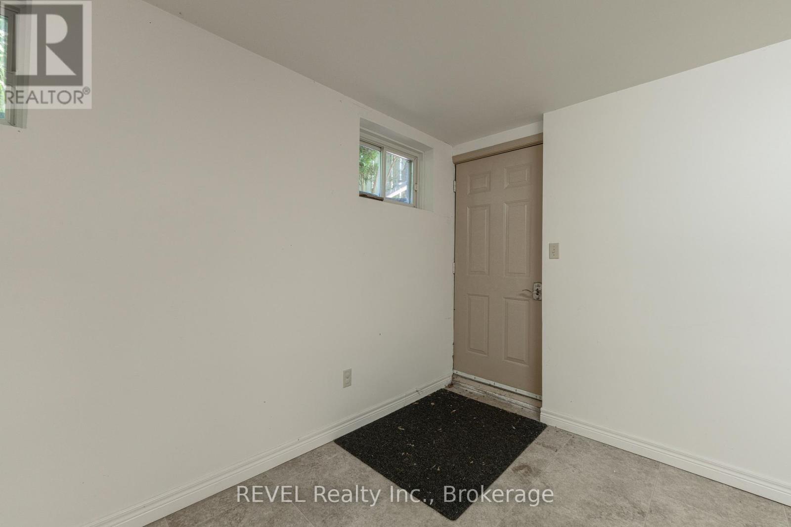 522 Mississagua Street, Niagara-On-The-Lake, Ontario  L0S 1J0 - Photo 32 - X12369484