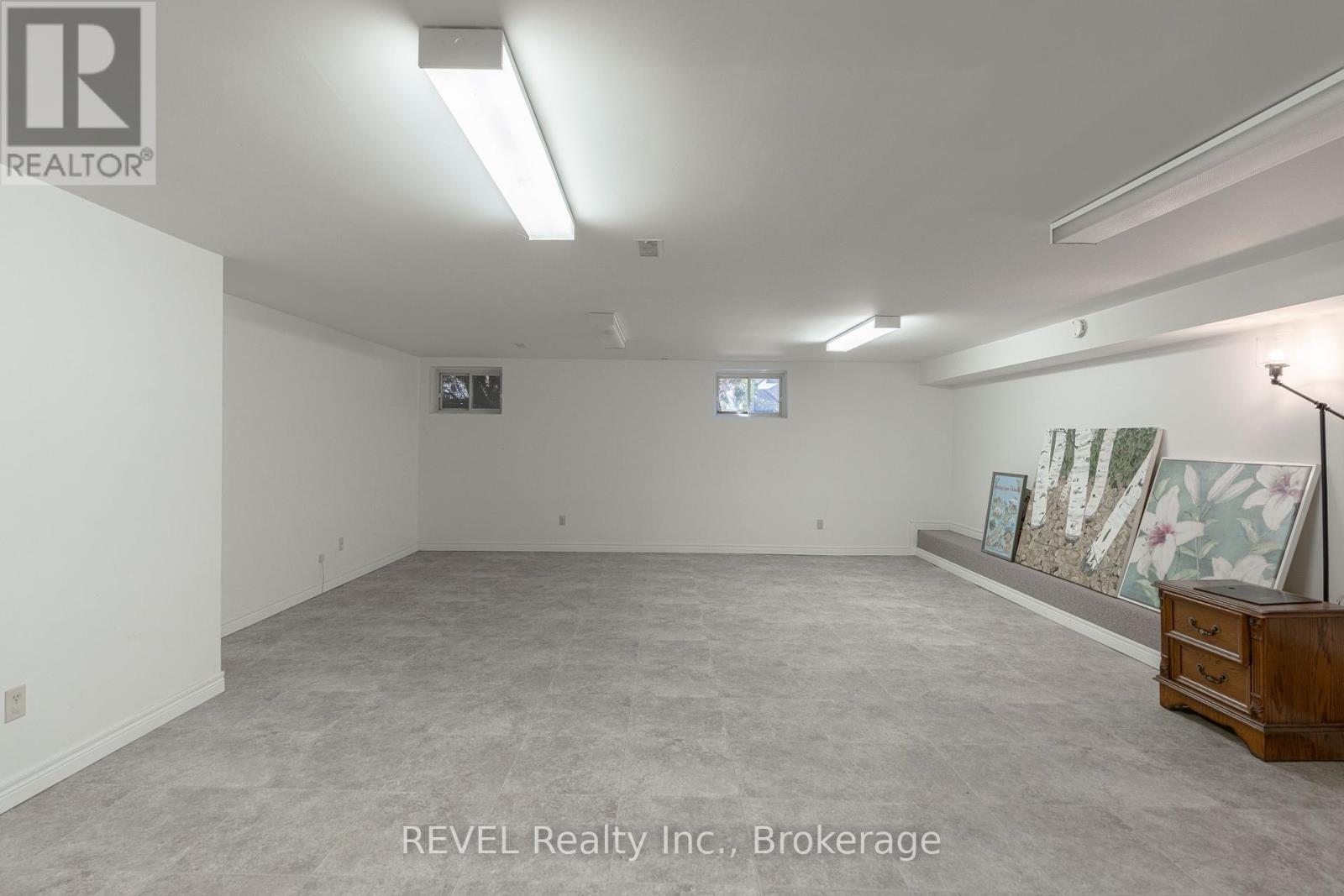 522 Mississagua Street, Niagara-On-The-Lake, Ontario  L0S 1J0 - Photo 35 - X12369484