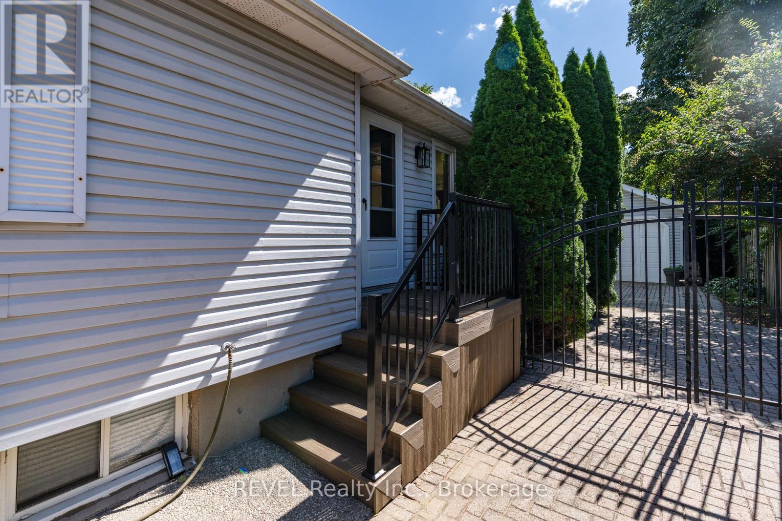 522 Mississagua Street, Niagara-On-The-Lake, Ontario  L0S 1J0 - Photo 40 - X12369484