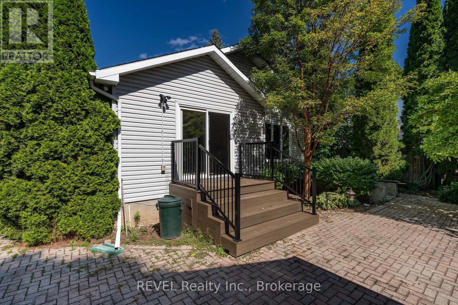 522 Mississagua Street, Niagara-On-The-Lake, Ontario  L0S 1J0 - Photo 43 - X12369484