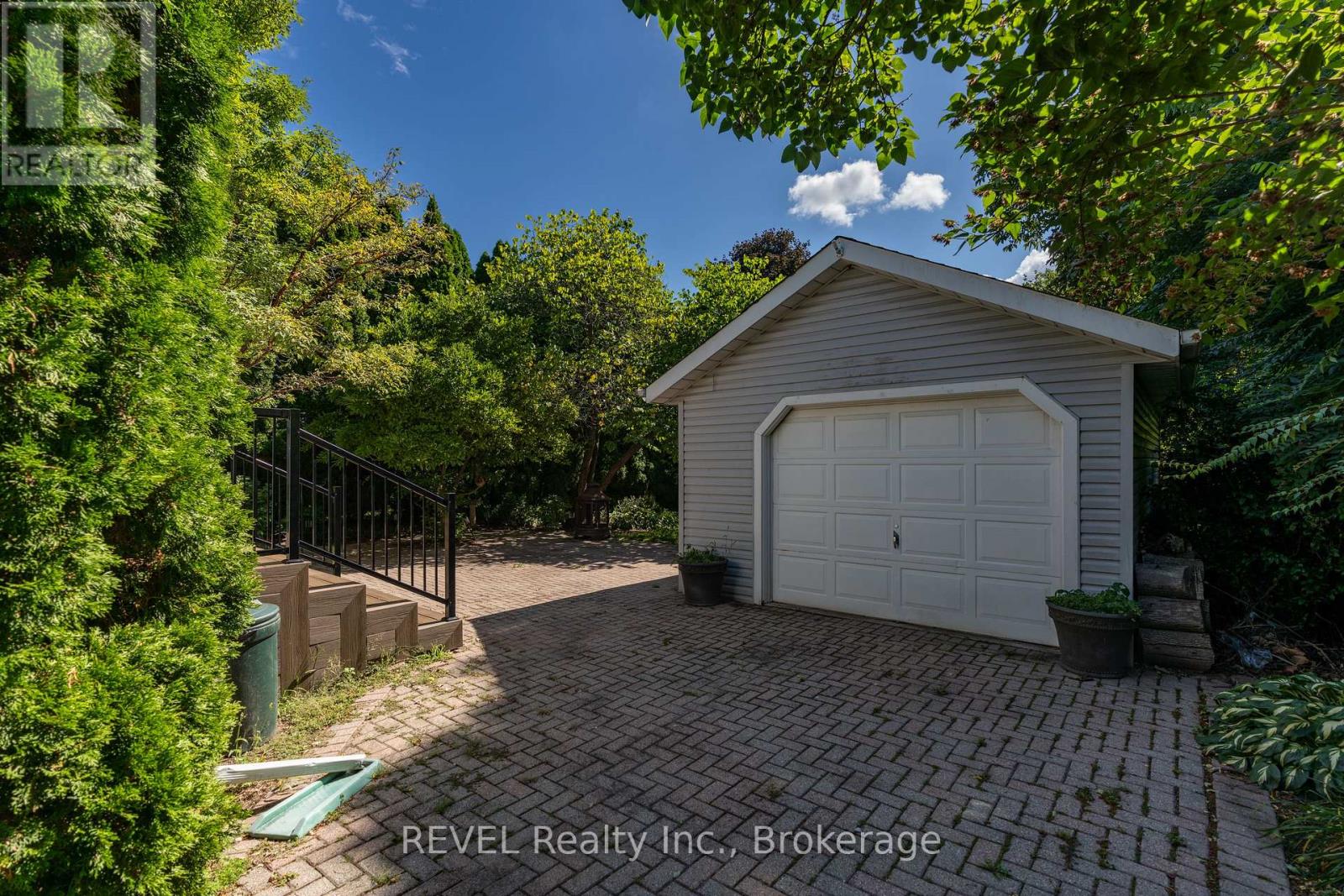 522 Mississagua Street, Niagara-On-The-Lake, Ontario  L0S 1J0 - Photo 46 - X12369484