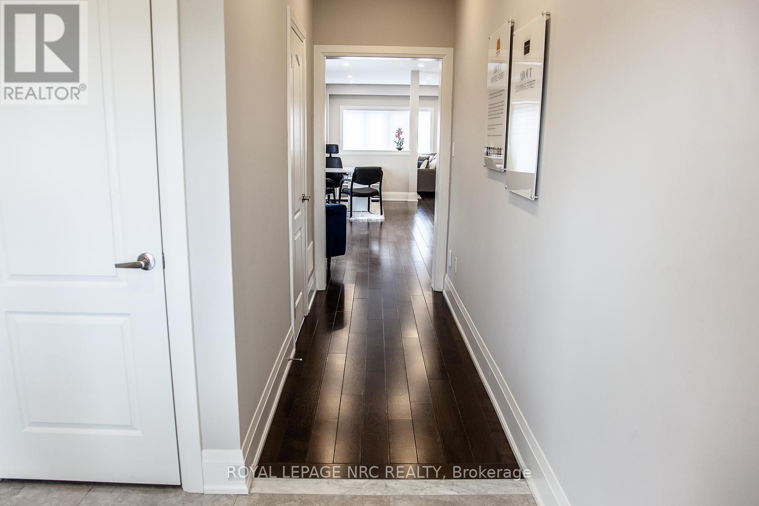 266 Palace Street, Thorold, Ontario  L2V 0N3 - Photo 2 - X12370219