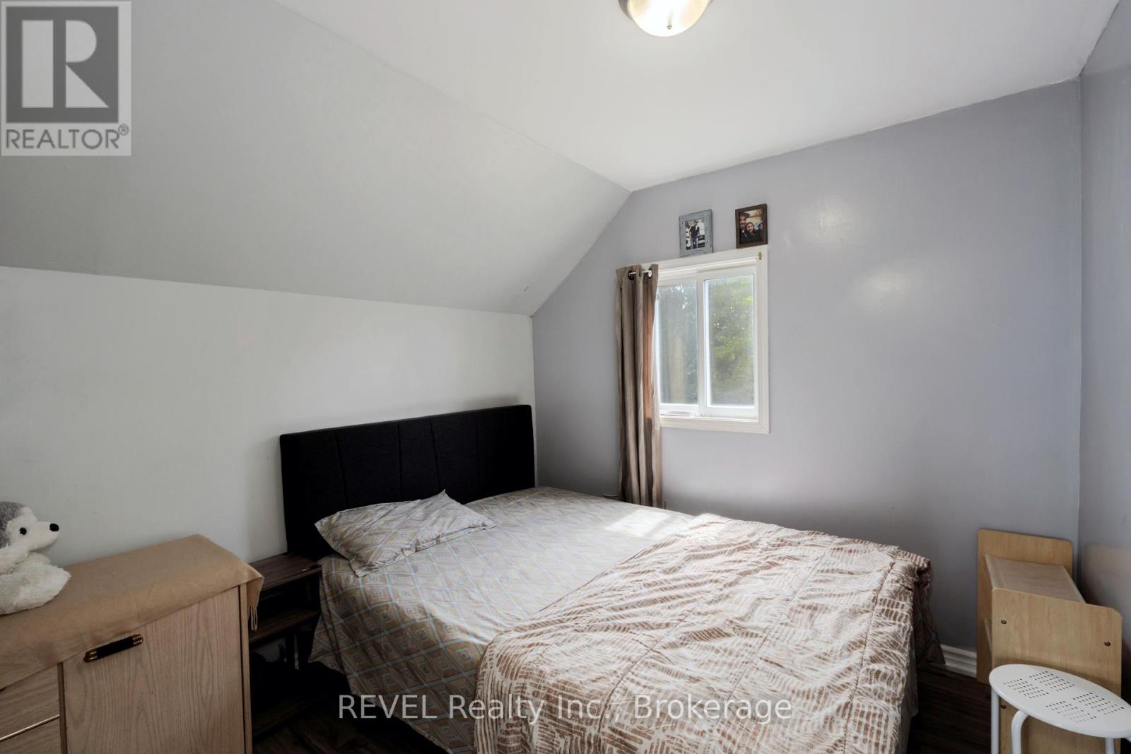 24 Imperial Street, Hamilton, Ontario  L8L 4E3 - Photo 14 - X12371182