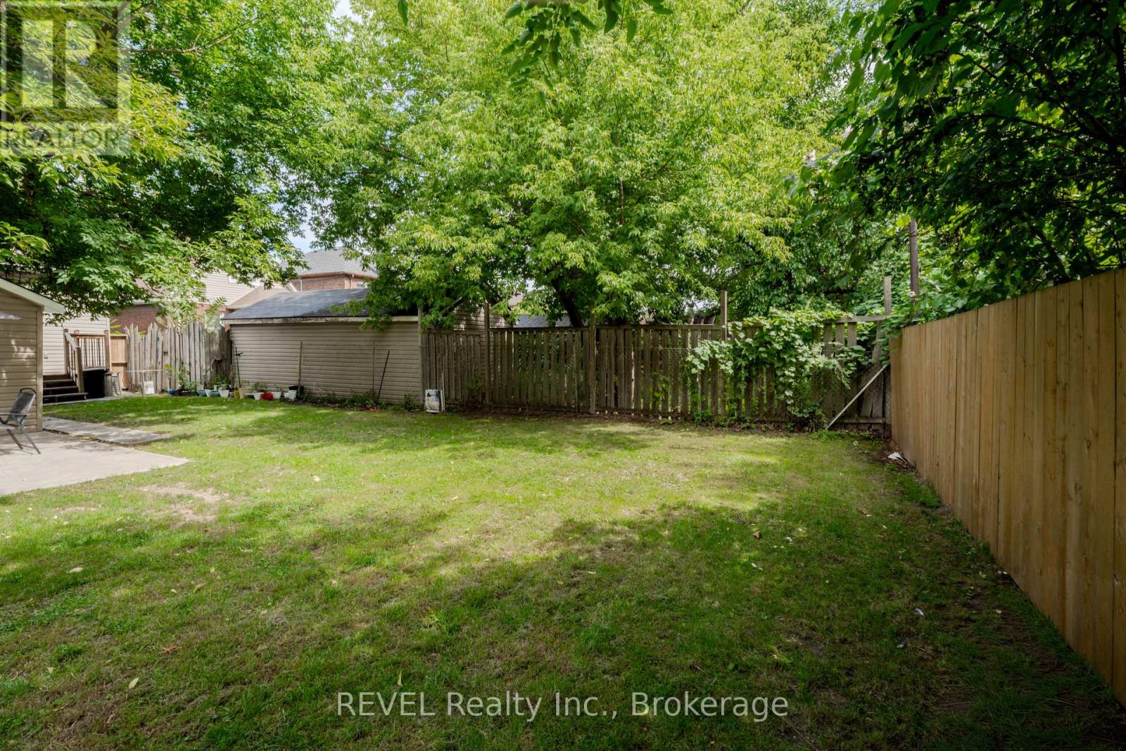24 Imperial Street, Hamilton, Ontario  L8L 4E3 - Photo 28 - X12371182