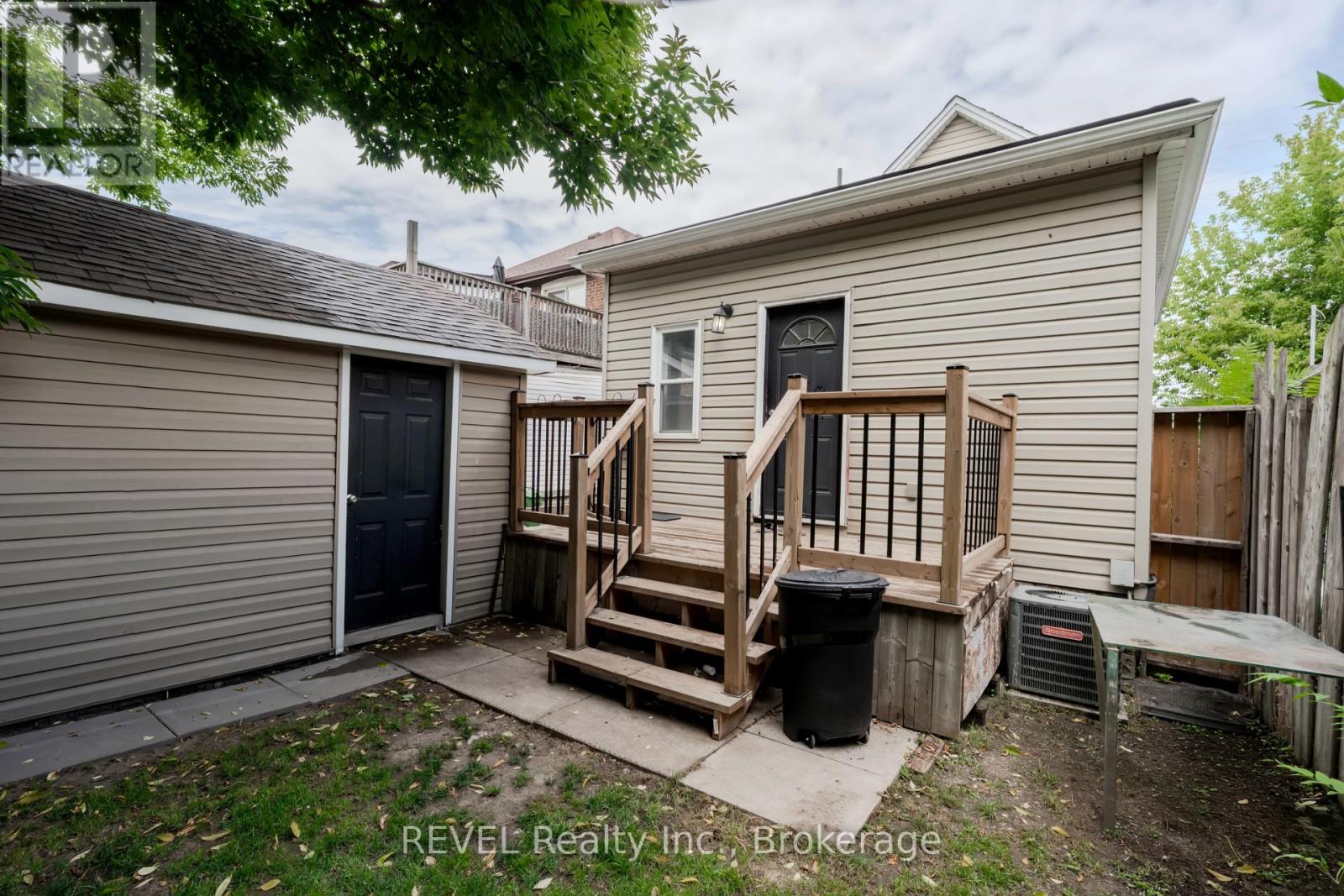 24 Imperial Street, Hamilton, Ontario  L8L 4E3 - Photo 30 - X12371182