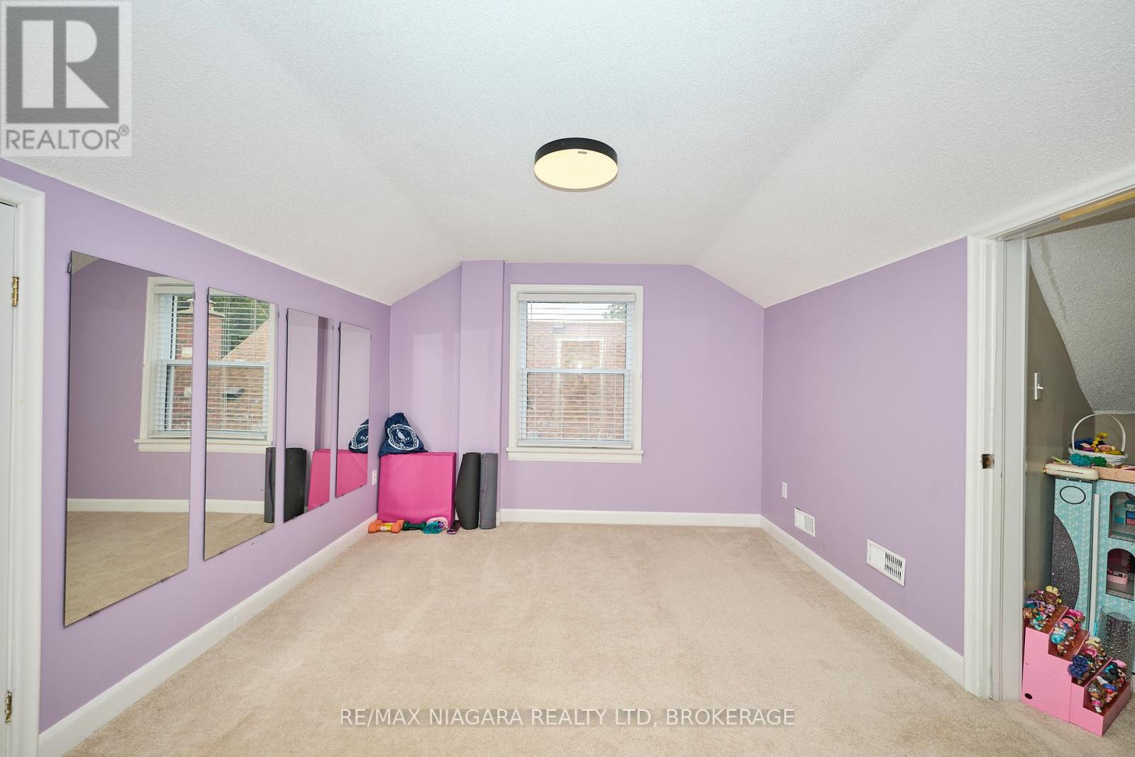 5667 Montrose Road, Niagara Falls, Ontario  L2H 1K9 - Photo 14 - X12371226