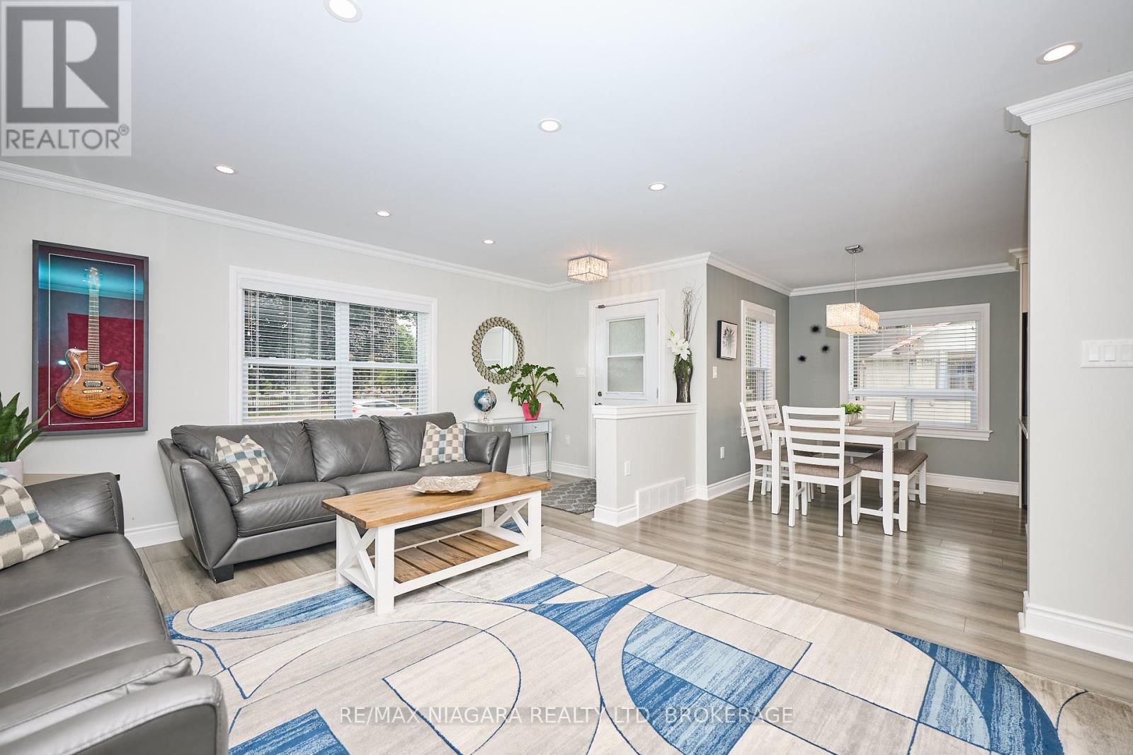 5667 Montrose Road, Niagara Falls, Ontario  L2H 1K9 - Photo 2 - X12371226