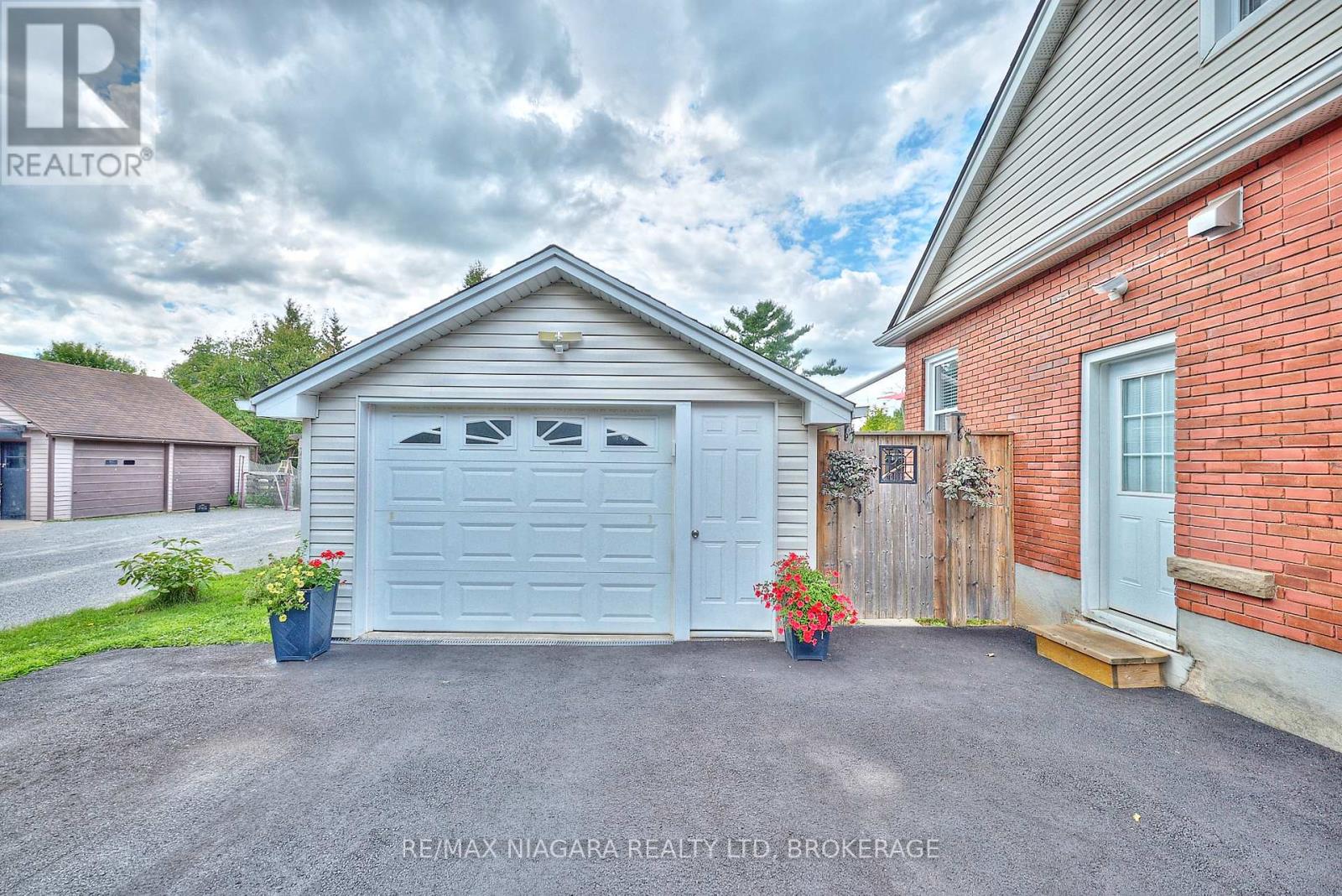 5667 Montrose Road, Niagara Falls, Ontario  L2H 1K9 - Photo 26 - X12371226