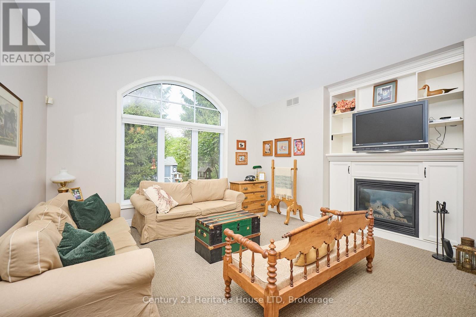 32 Sunrise Court, Fort Erie, Ontario  L0S 1N0 - Photo 12 - X12371468