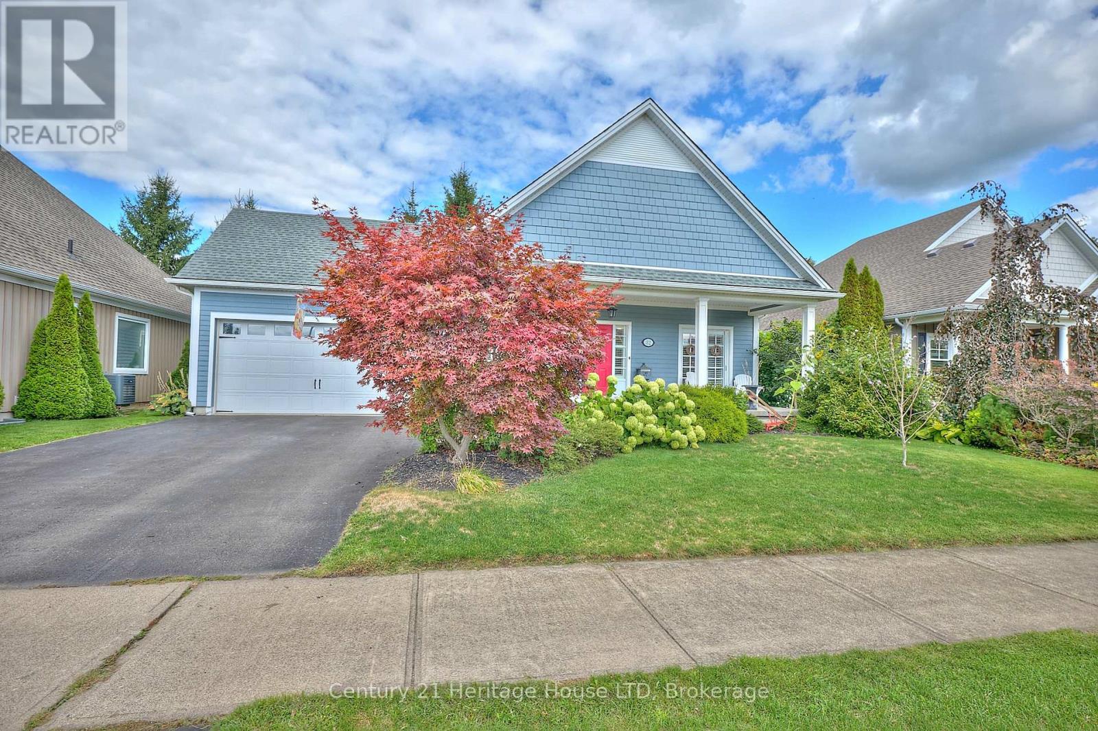 32 Sunrise Court, Fort Erie, Ontario  L0S 1N0 - Photo 4 - X12371468