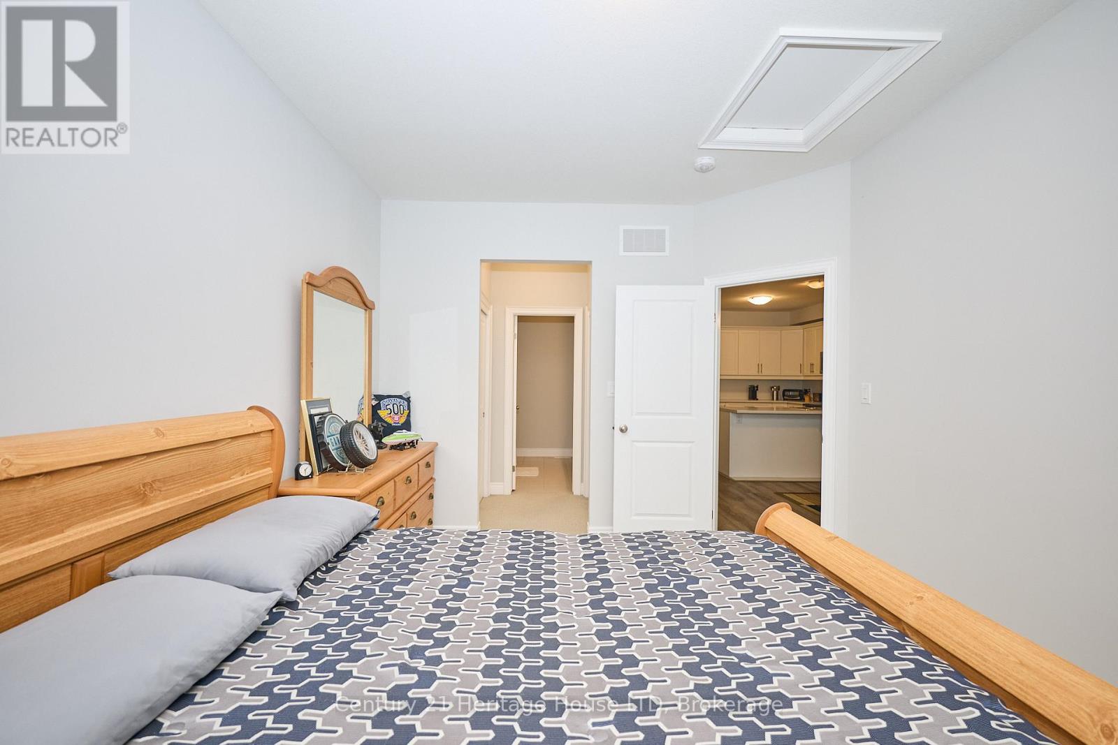 427 Williams Crescent, Fort Erie, Ontario  L2A 4P6 - Photo 13 - X12371476