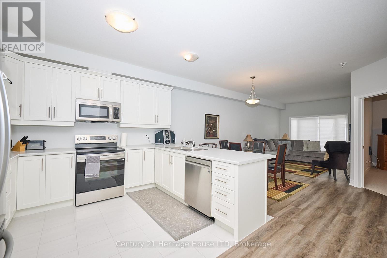 427 Williams Crescent, Fort Erie, Ontario  L2A 4P6 - Photo 5 - X12371476