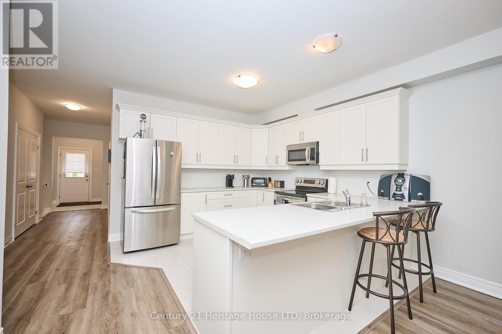 427 Williams Crescent, Fort Erie, Ontario  L2A 4P6 - Photo 8 - X12371476