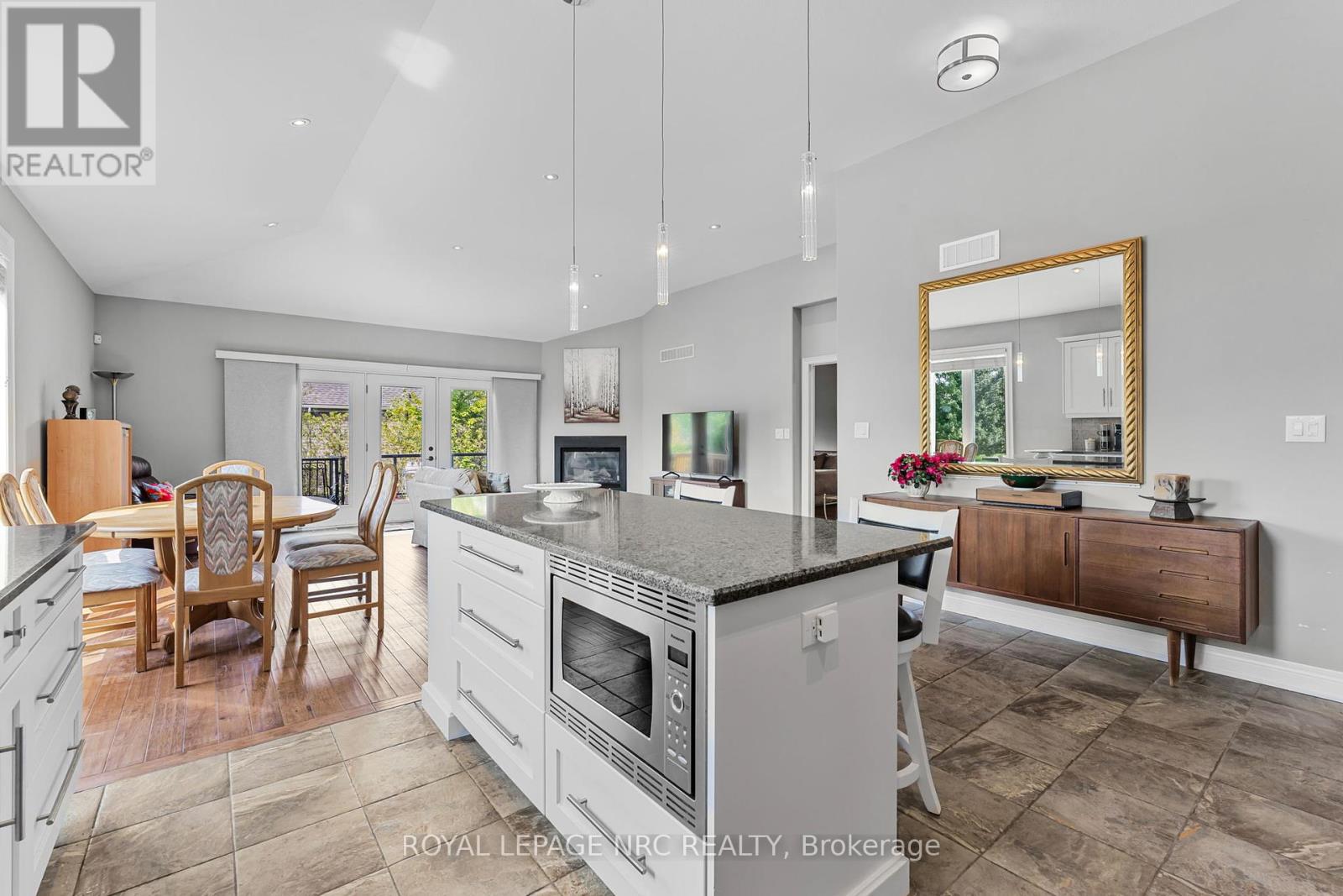 79 Sunrise Court, Fort Erie, Ontario  L0S 1N0 - Photo 12 - X12371672