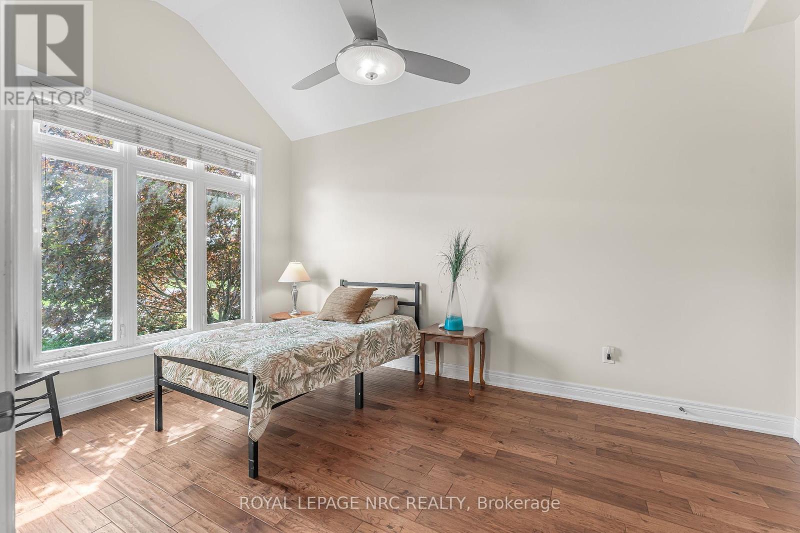 79 Sunrise Court, Fort Erie, Ontario  L0S 1N0 - Photo 5 - X12371672