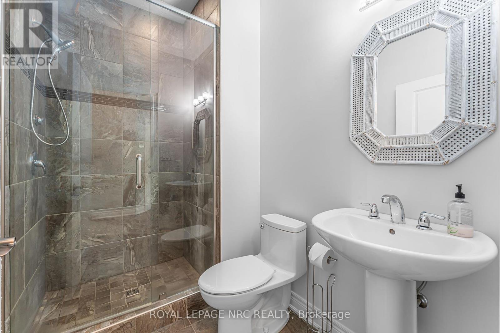 79 Sunrise Court, Fort Erie, Ontario  L0S 1N0 - Photo 6 - X12371672