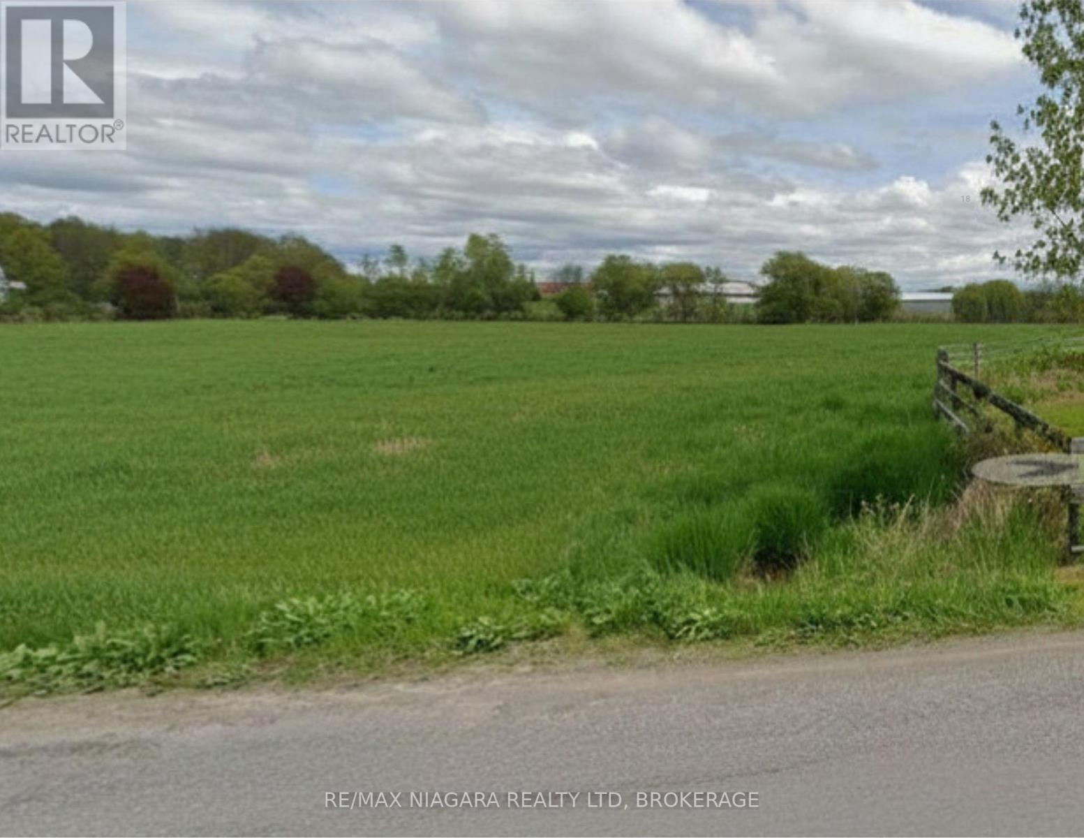 2651 Wessel Drive, Pelham, Ontario  L2R 6P7 - Photo 2 - X12371764