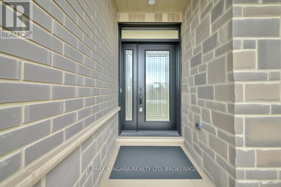 4229 Manson Lane, Lincoln, Ontario  L0R 1G0 - Photo 2 - X12372138