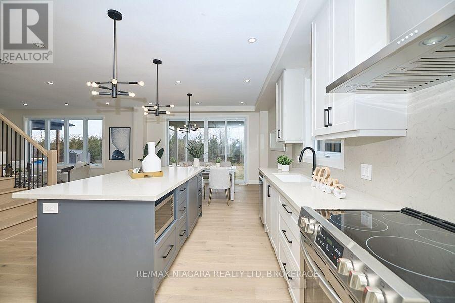 4229 Manson Lane, Lincoln, Ontario  L0R 1G0 - Photo 7 - X12372138