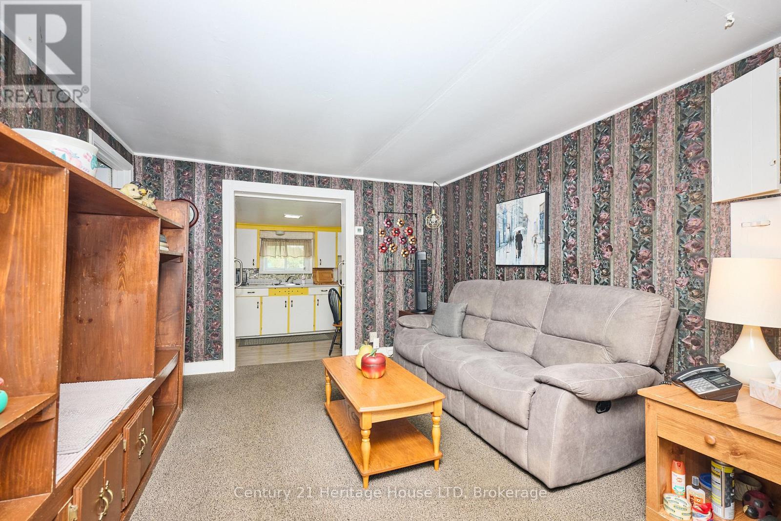 690 Bridge Street, Fort Erie, Ontario  L2A 5M4 - Photo 7 - X12373802