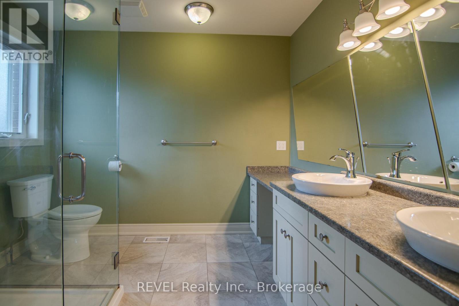 123 Michelle Court, Welland, Ontario  L3C 0A2 - Photo 17 - X12373891