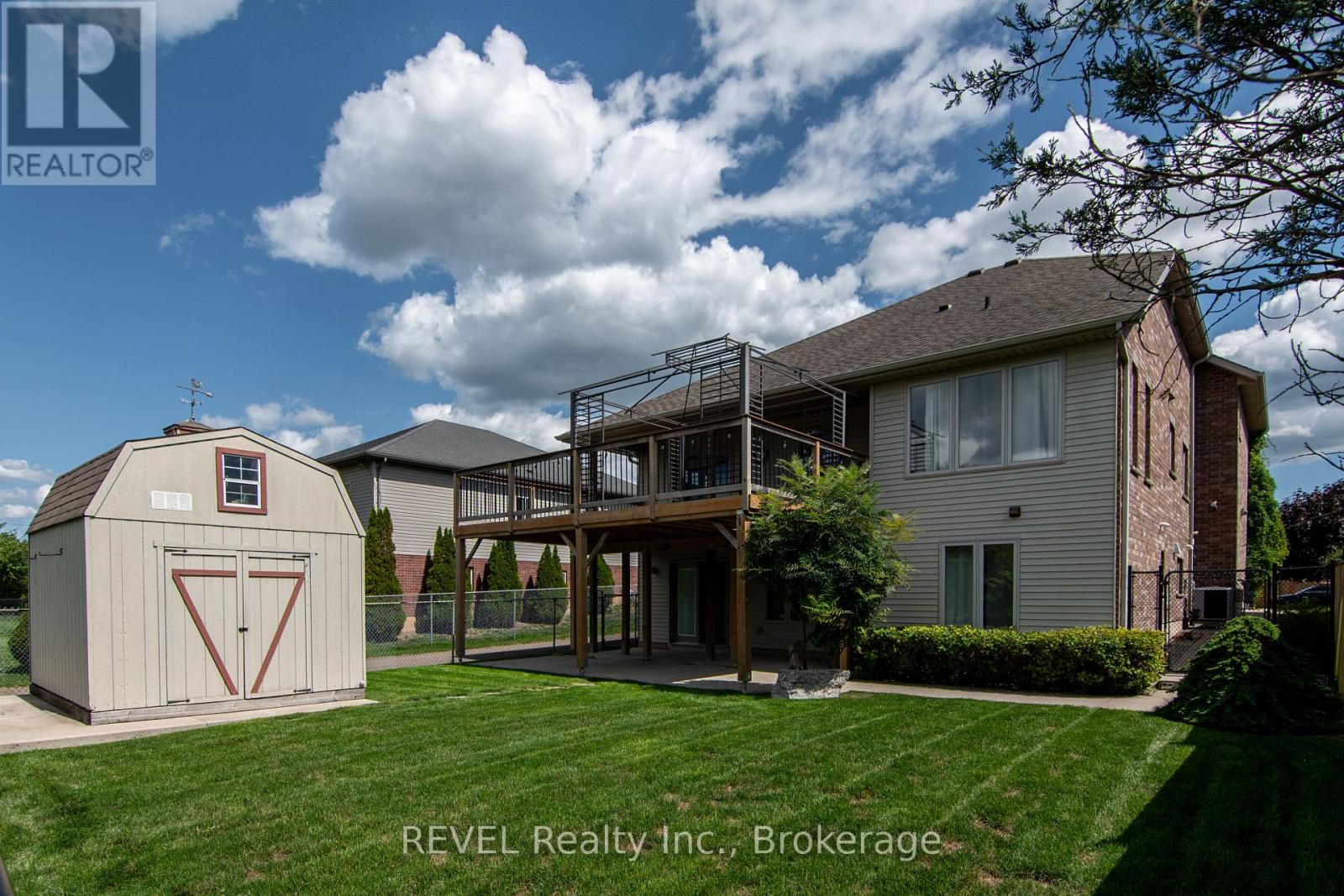 123 Michelle Court, Welland, Ontario  L3C 0A2 - Photo 3 - X12373891