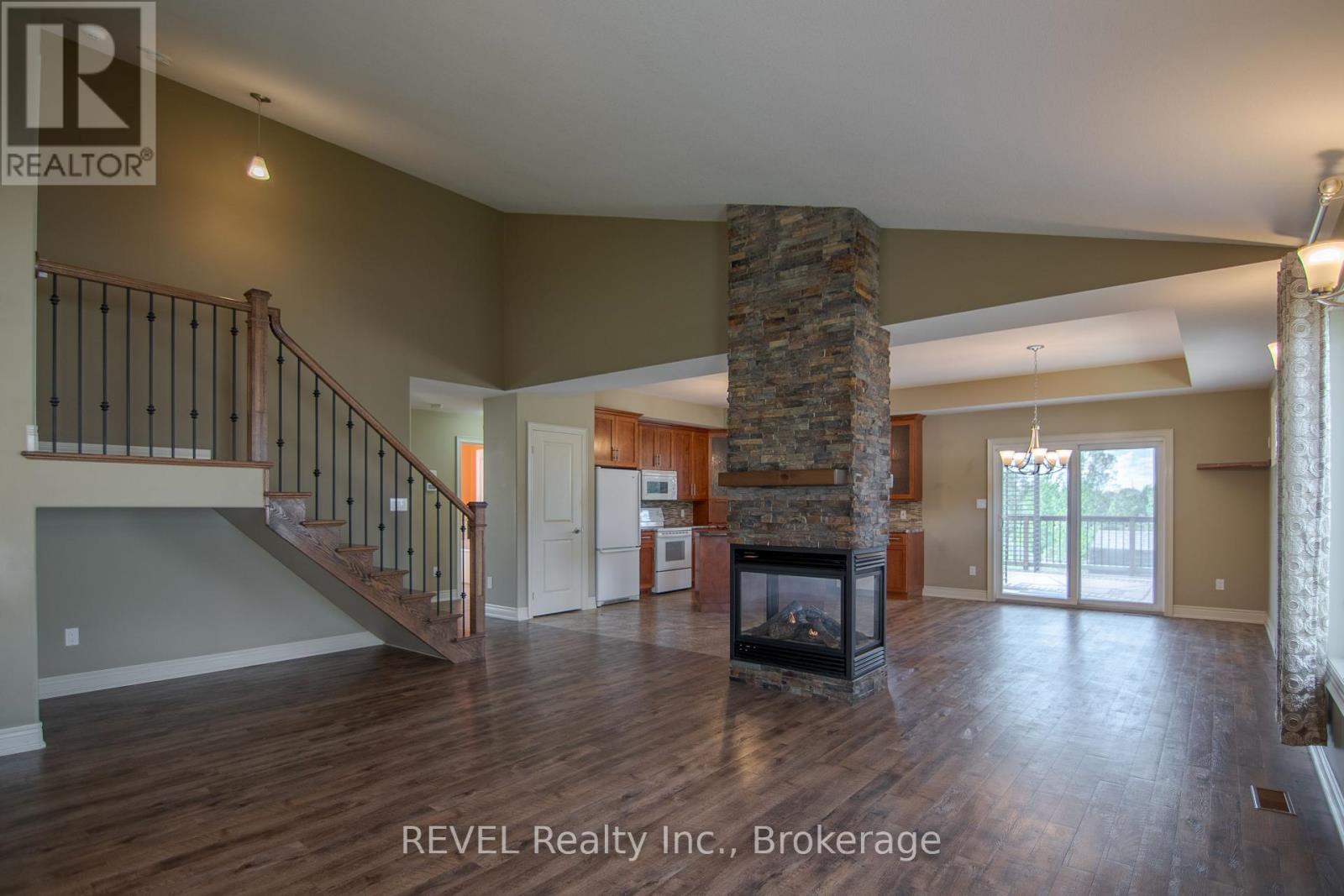 123 Michelle Court, Welland, Ontario  L3C 0A2 - Photo 5 - X12373891