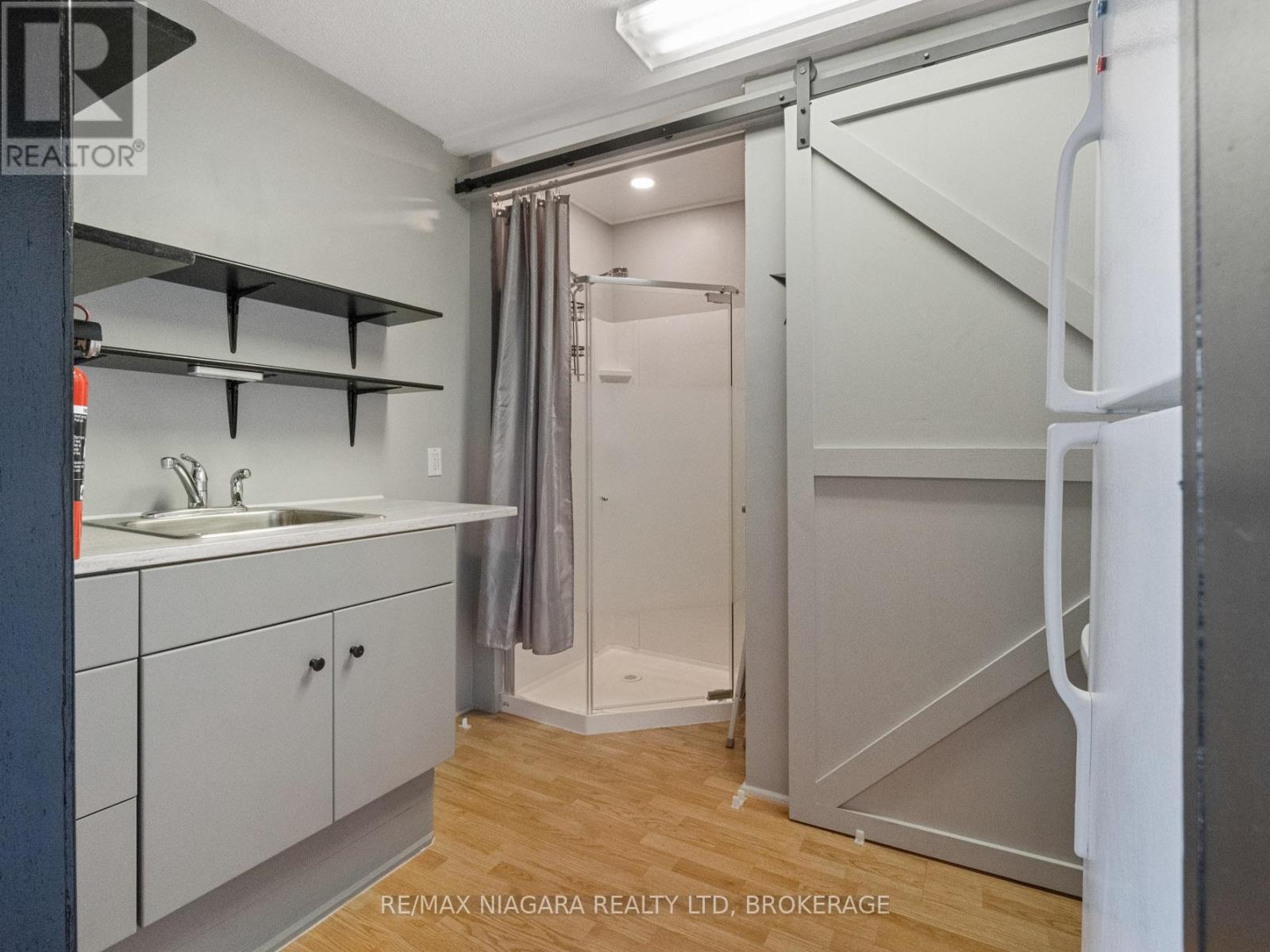 61 Queen Street, Fort Erie, Ontario  L2A 1T7 - Photo 12 - X12373939