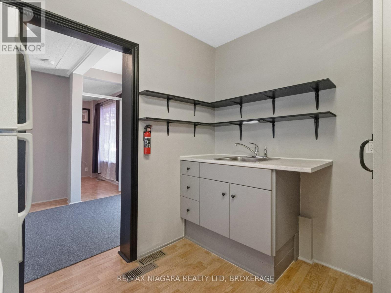 61 Queen Street, Fort Erie, Ontario  L2A 1T7 - Photo 15 - X12373939