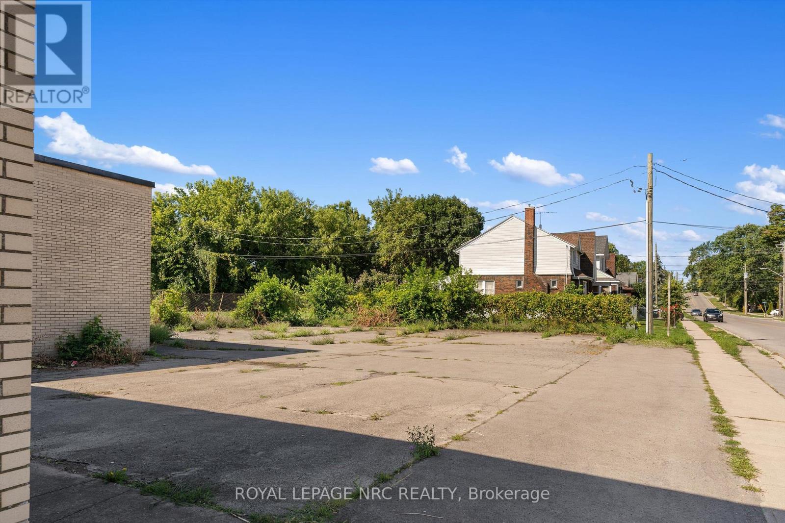 155 Niagara Boulevard, Fort Erie, Ontario  L2A 3G6 - Photo 5 - X12376129