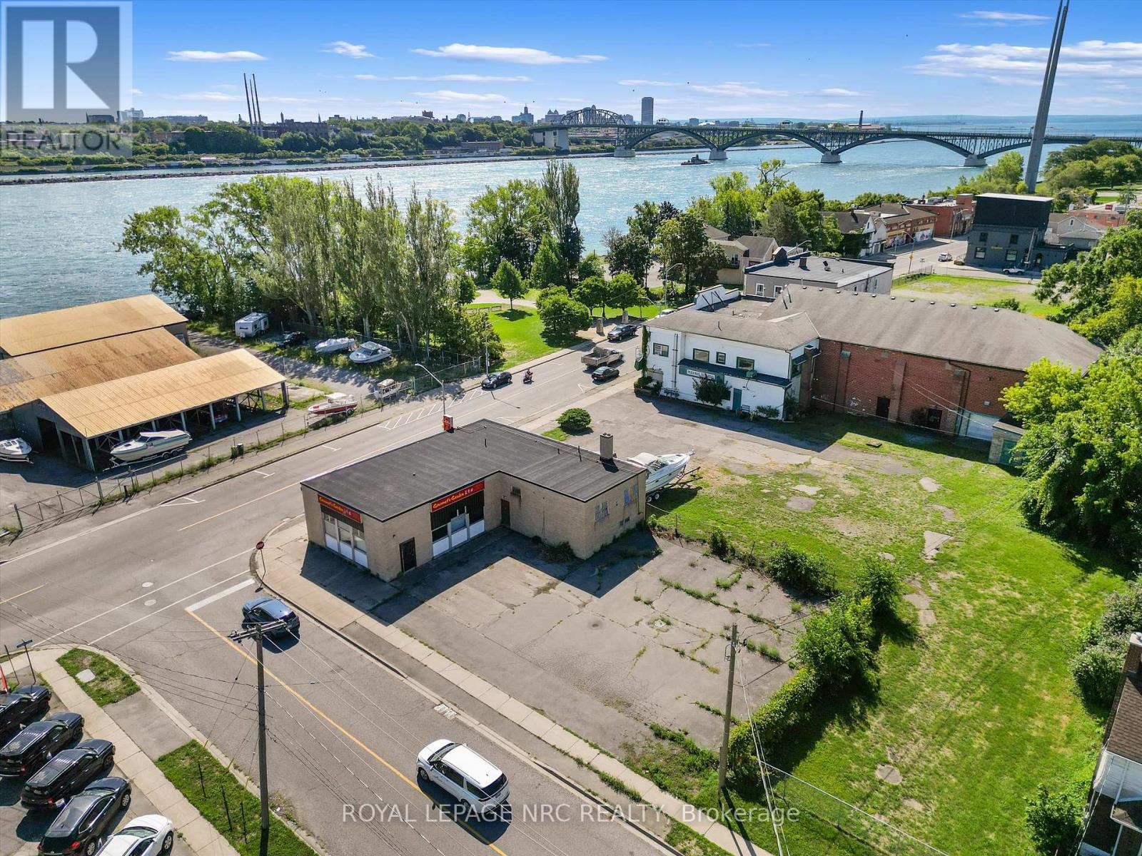 155 Niagara Boulevard, Fort Erie, Ontario  L2A 3G6 - Photo 8 - X12376129