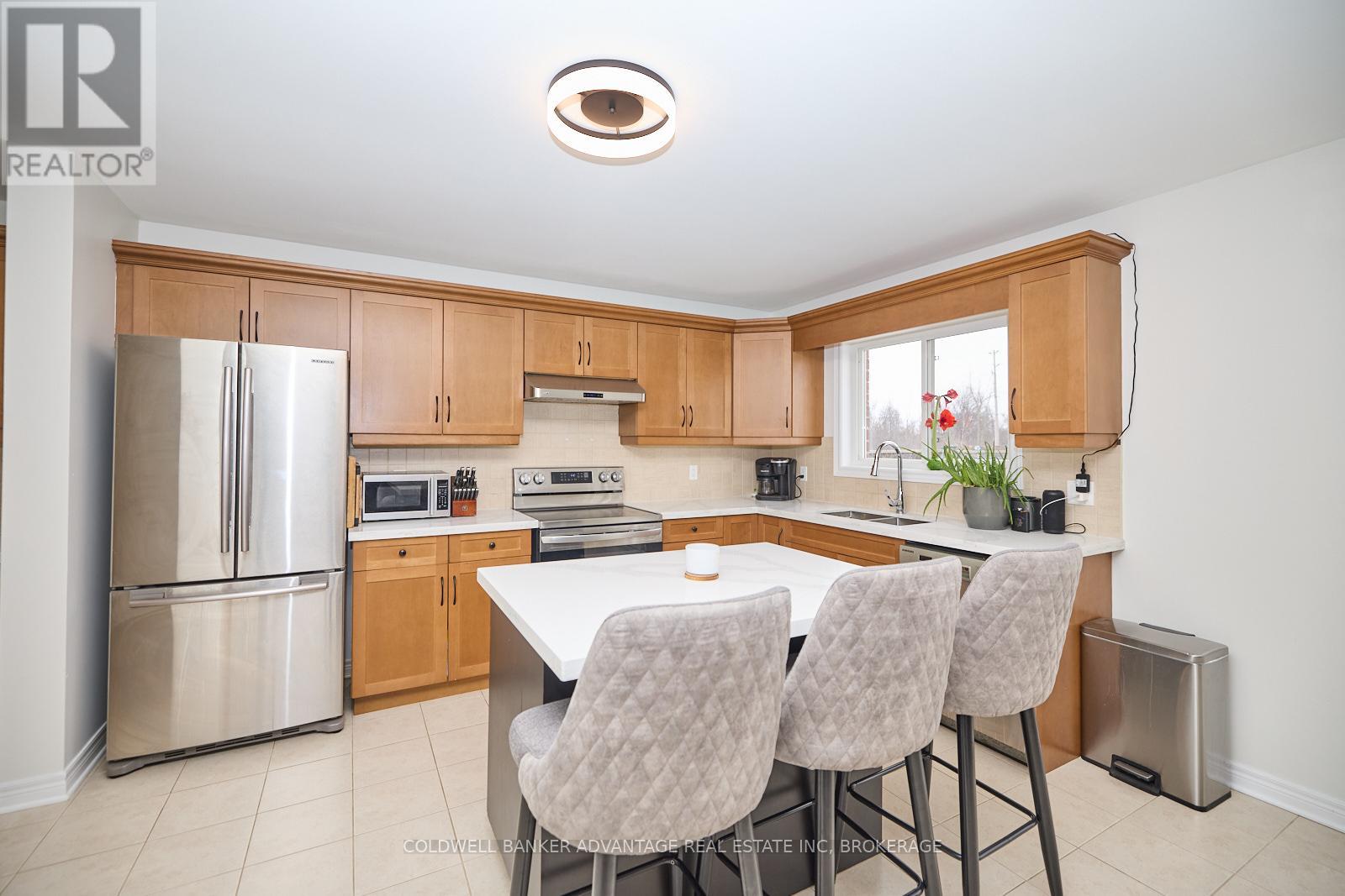 116 Clare Avenue, Welland, Ontario  L3C 0B7 - Photo 11 - X12376231