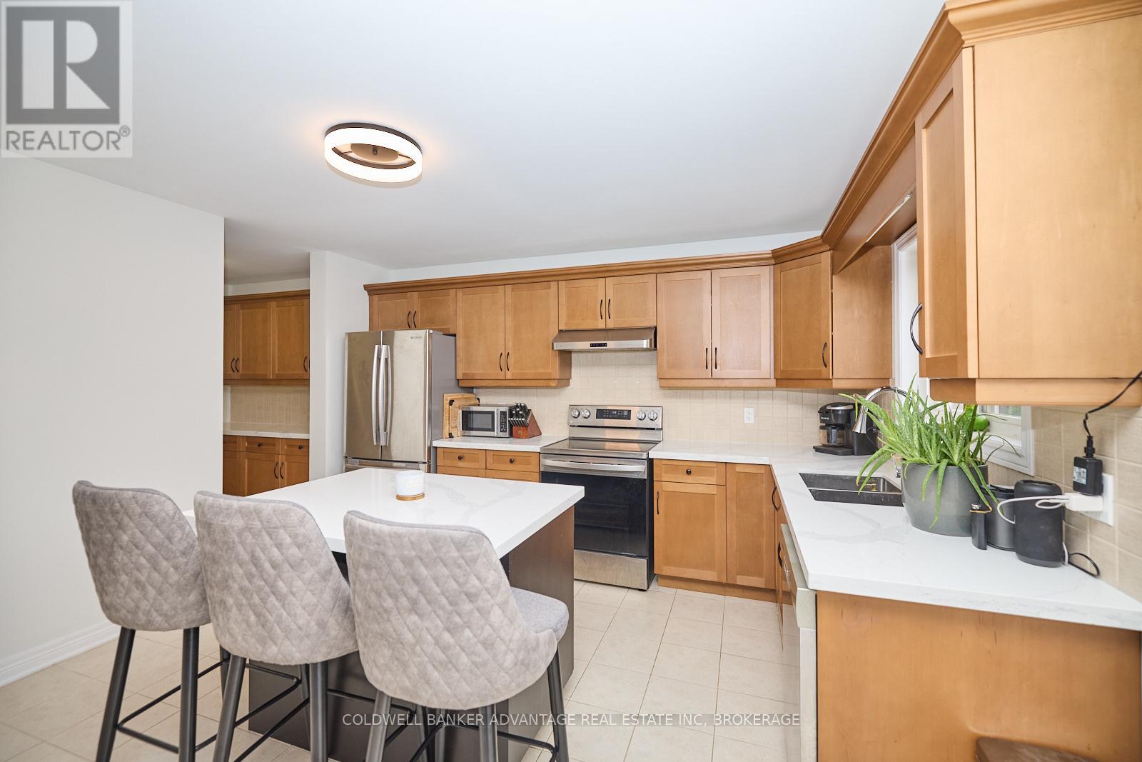 116 Clare Avenue, Welland, Ontario  L3C 0B7 - Photo 12 - X12376231