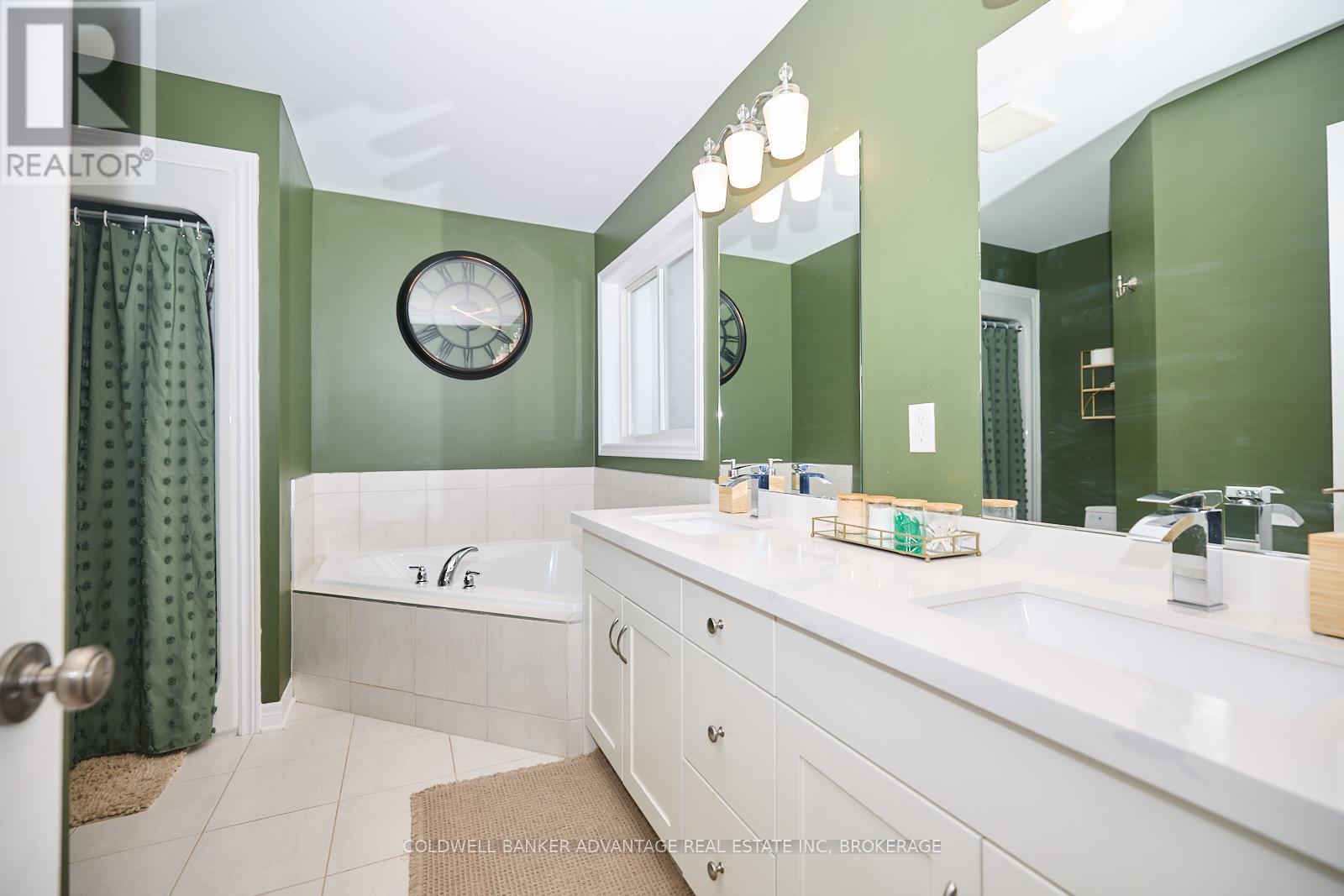 116 Clare Avenue, Welland, Ontario  L3C 0B7 - Photo 28 - X12376231