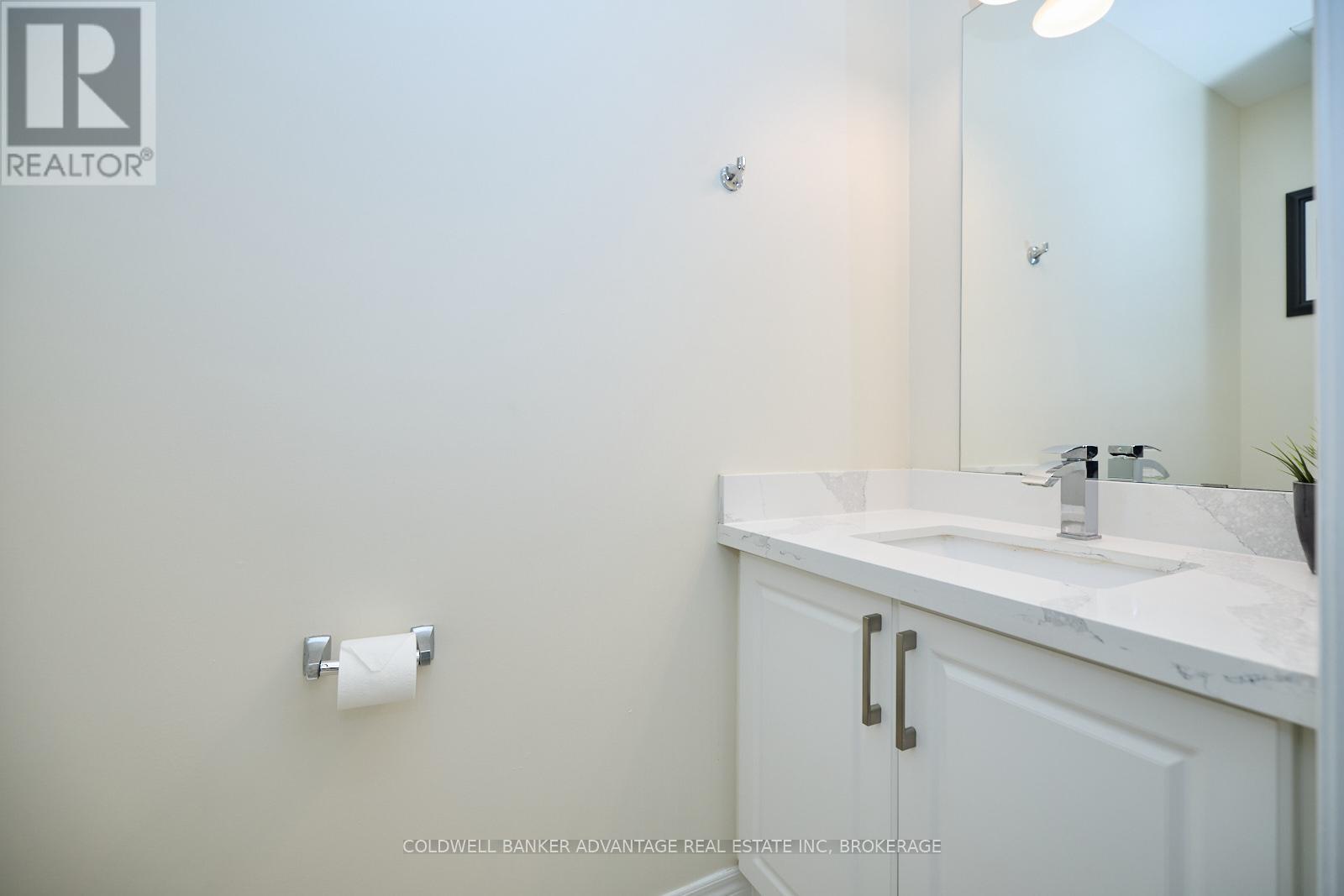 116 Clare Avenue, Welland, Ontario  L3C 0B7 - Photo 7 - X12376231