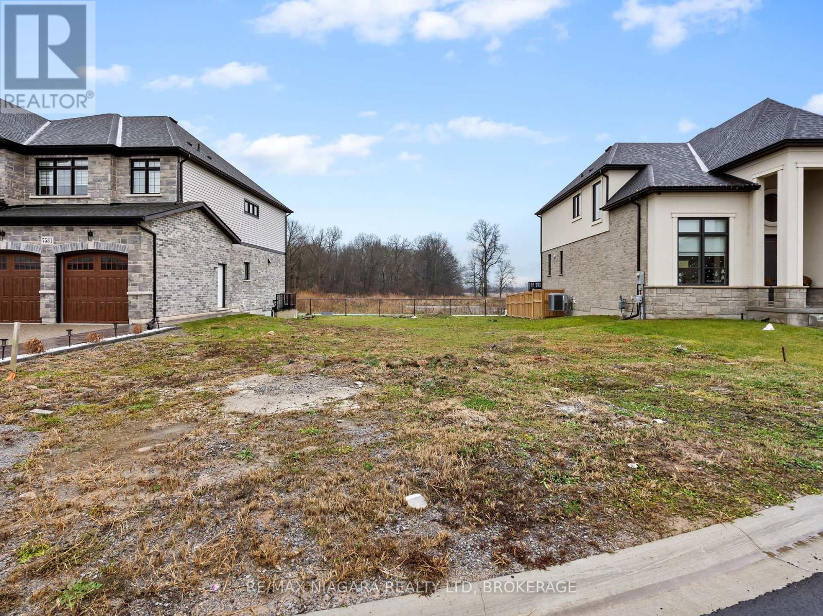 7521 Sherrilee Crescent, Niagara Falls, Ontario  L2H 3T4 - Photo 14 - X12376421