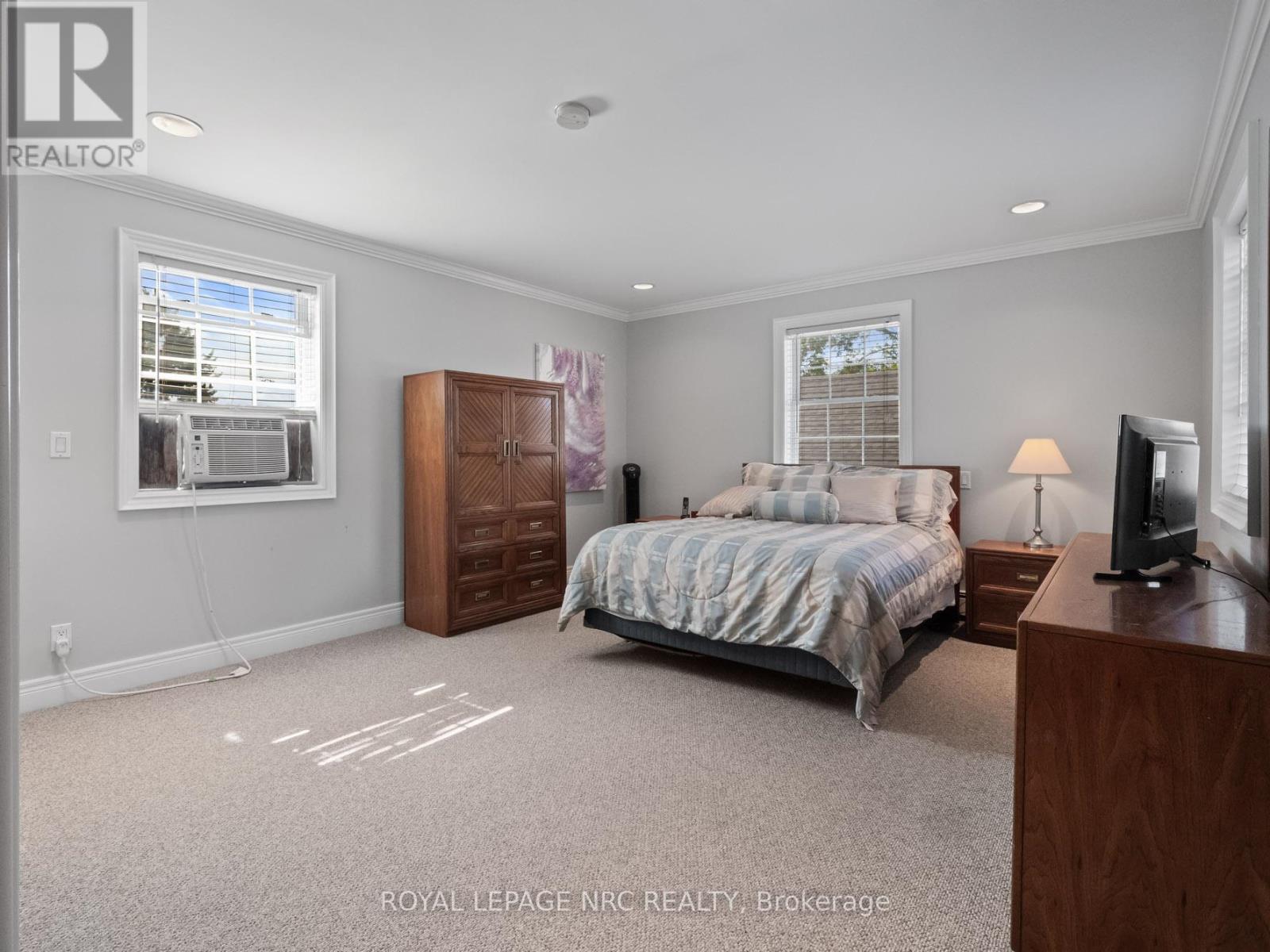 3920 Main Street, Niagara Falls, Ontario  L2G 6B6 - Photo 22 - X12377940