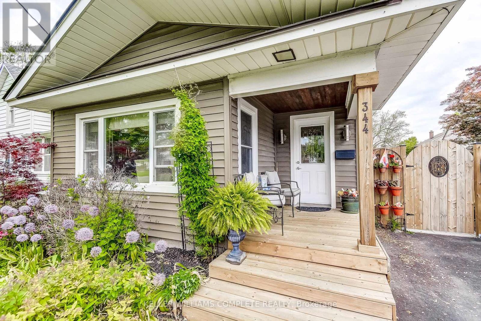 344 Phipps Street, Fort Erie, Ontario  L2A 2V8 - Photo 3 - X12378569