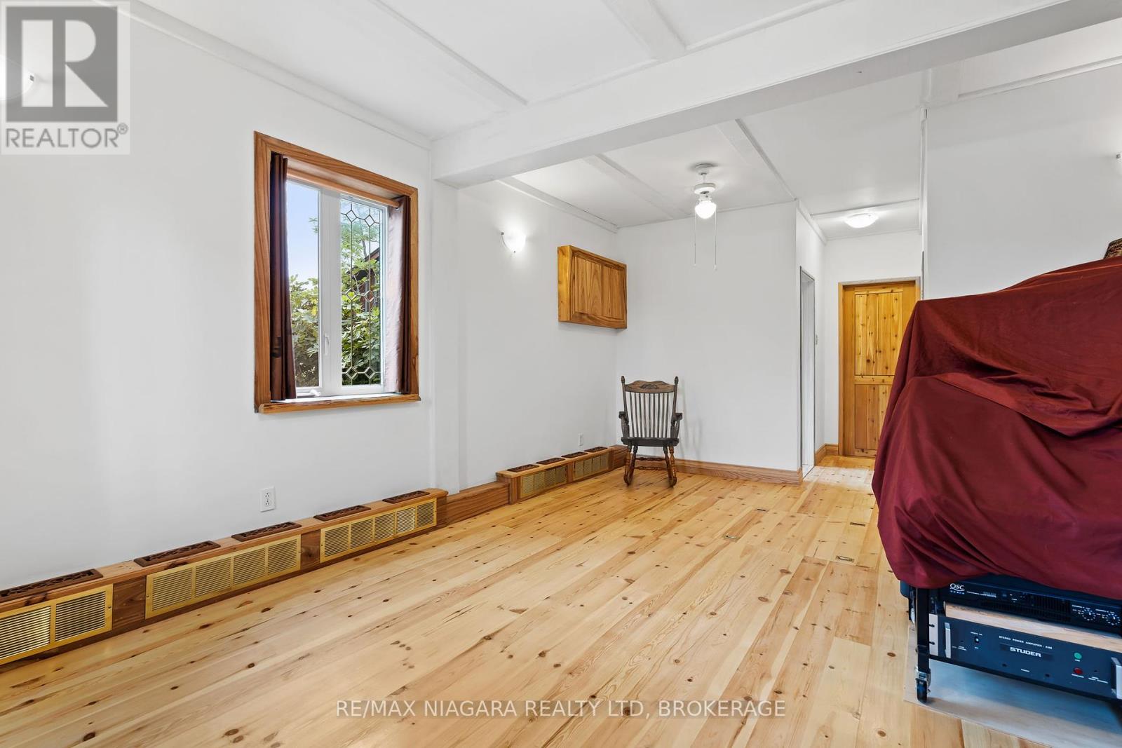 63023 Perry Road, Wainfleet, Ontario  L0R 2J0 - Photo 6 - X12378742