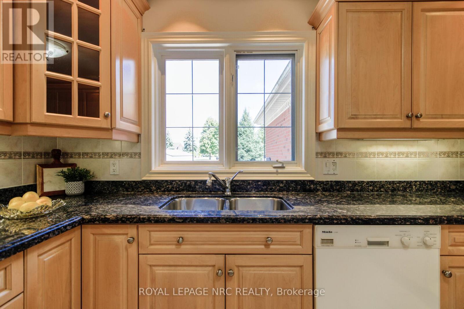 2a Juliana Crescent, St. Catharines, Ontario  L2N 4B4 - Photo 13 - X12378811