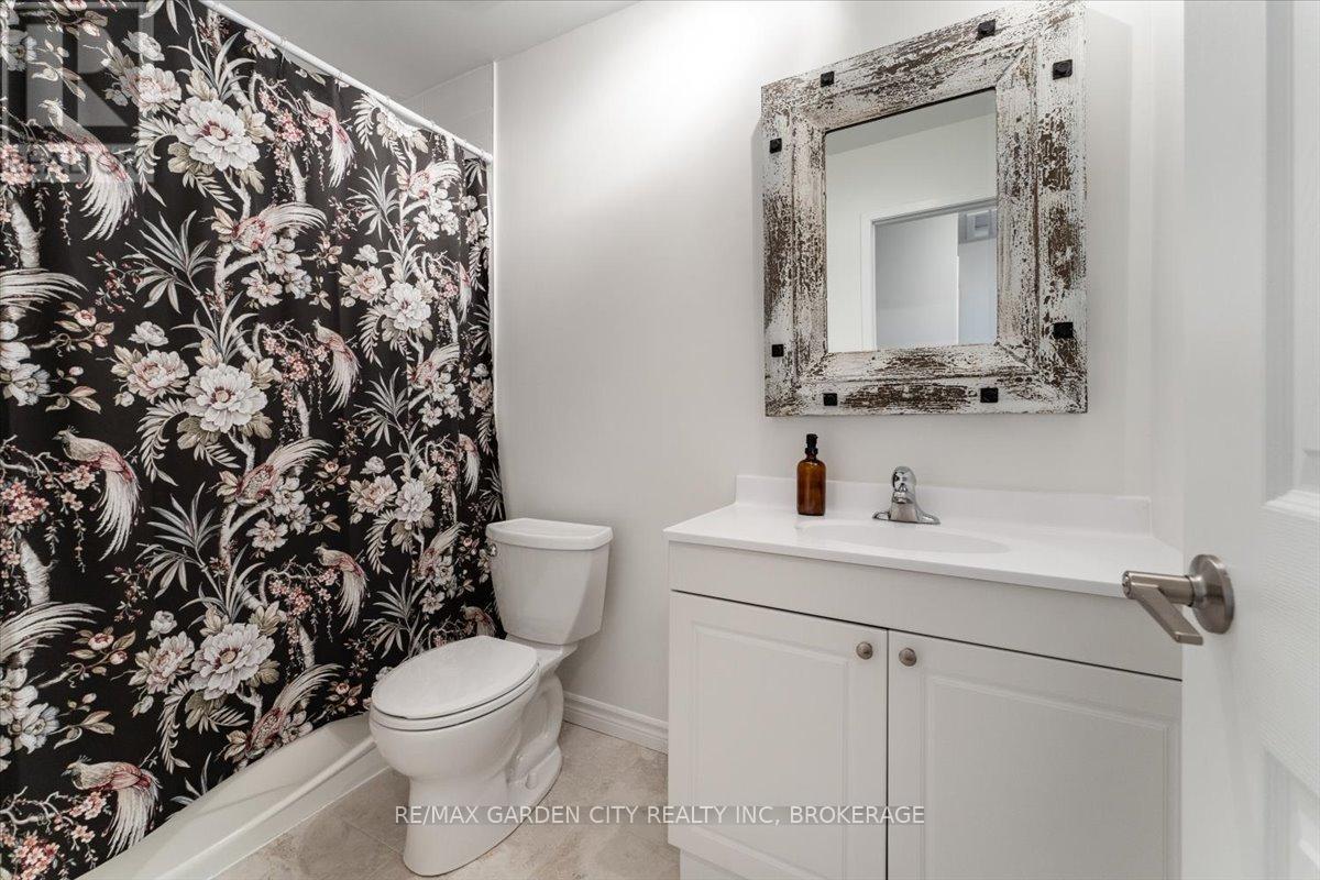 68 Barrington Drive, Welland, Ontario  L3C 5Z9 - Photo 16 - X12379152