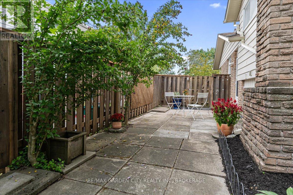 68 Barrington Drive, Welland, Ontario  L3C 5Z9 - Photo 28 - X12379152